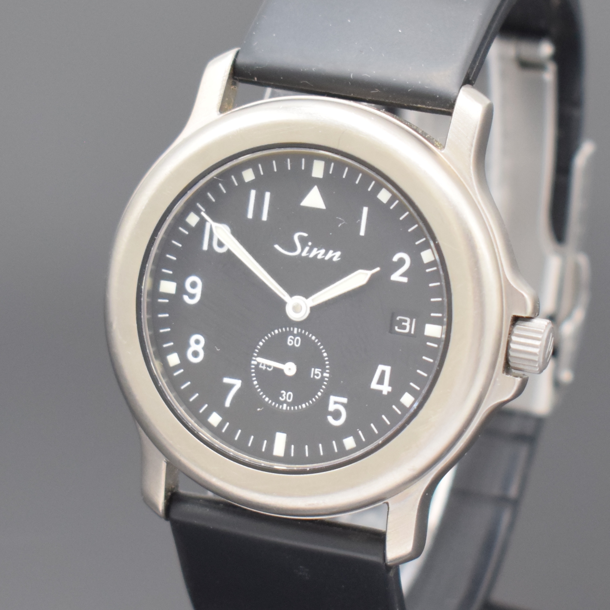 Detail a: SINN auf 200 Stück limitierte Herrenarmbanduhr Referenz 8828, Schweiz/Deutschland um 2002, Automatik, beids. vergl., Boden u. Krone verschr., ...