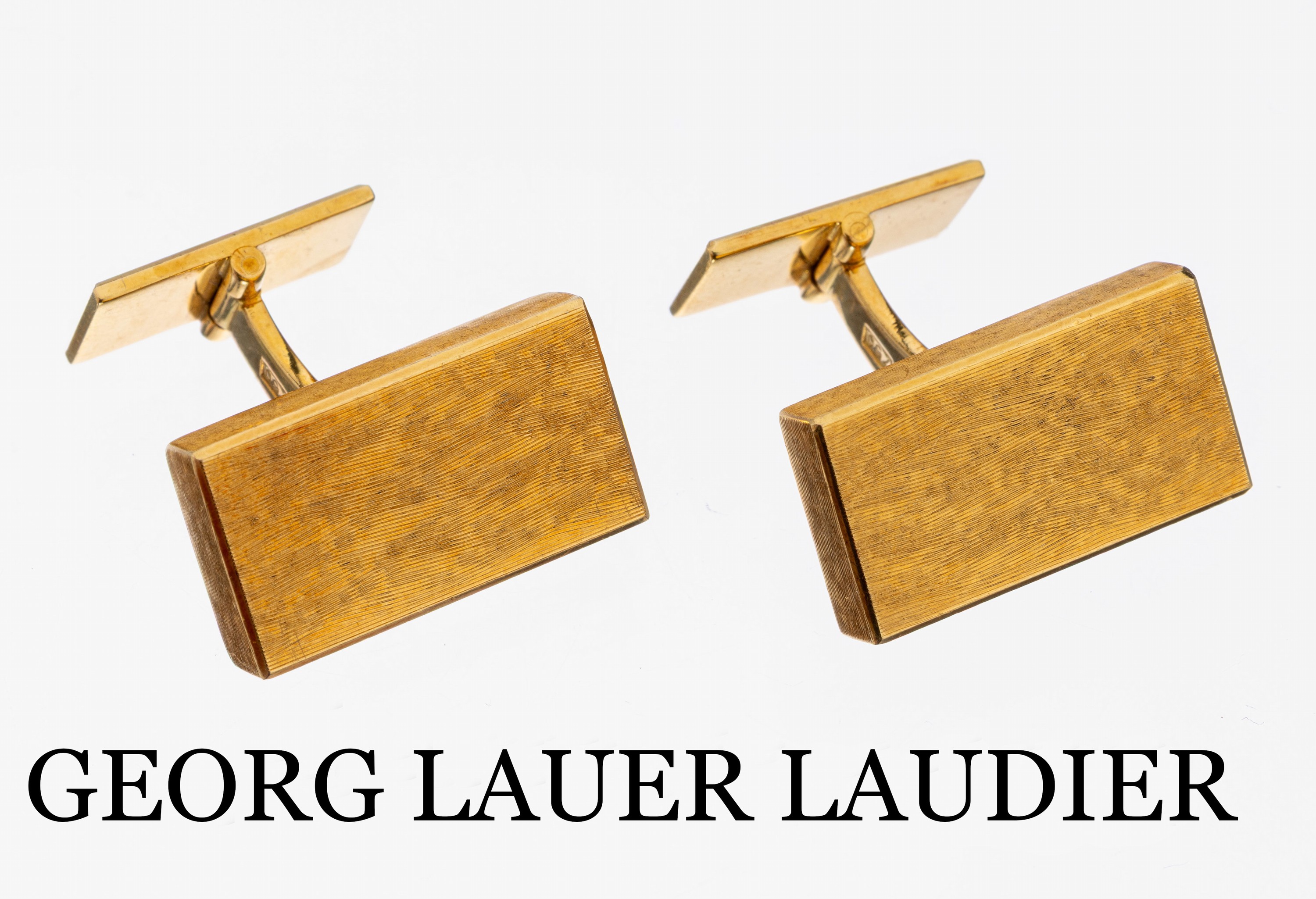 Paar 18 kt Gold Manschettenknöpfe GEORG LAUER,C'est Laudier, GG 750/000, fein strukturiert, rechteckiger Kopf ca. 12 x 22 mm, ca. 21.7 g