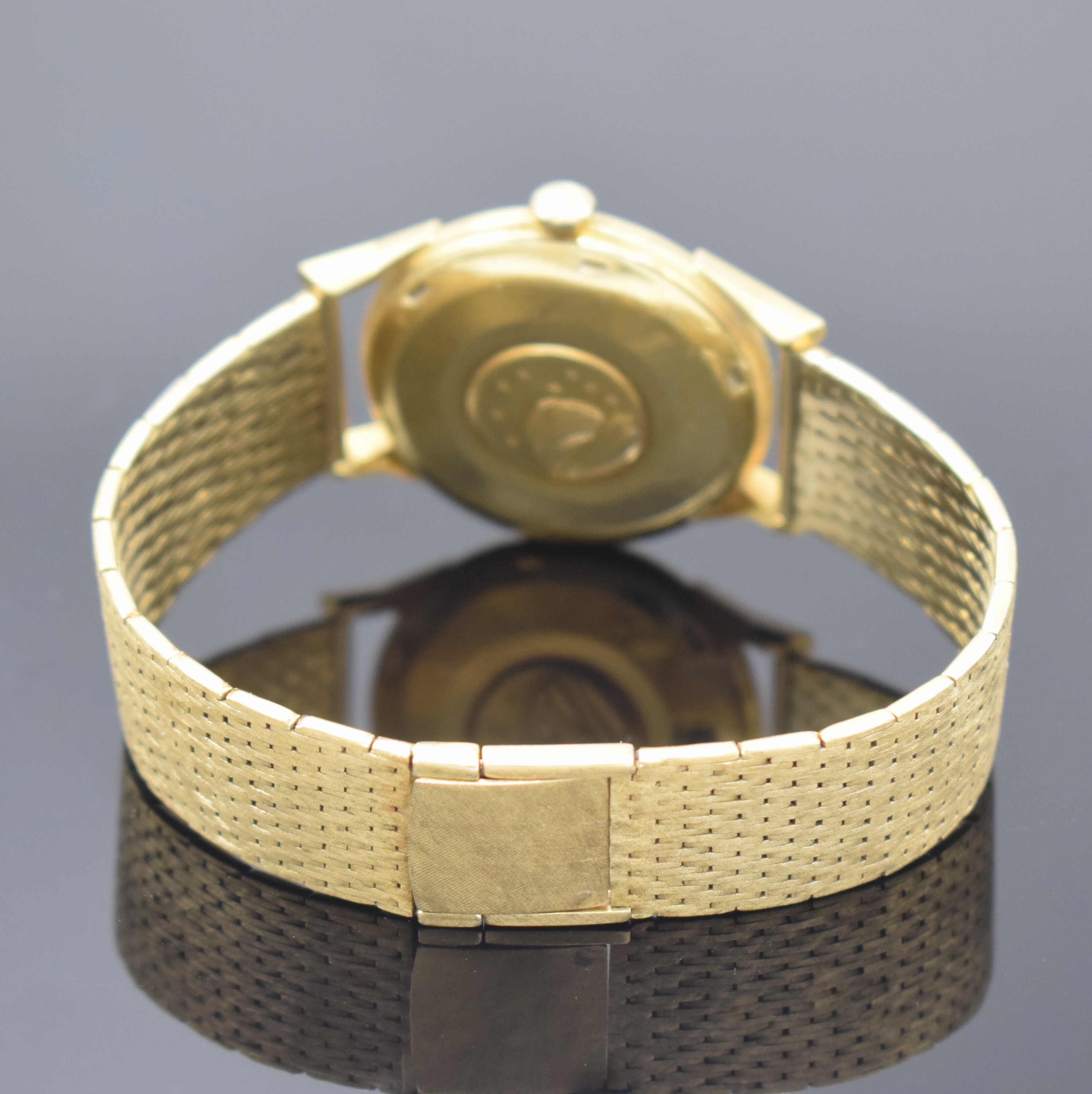 Detail b: OMEGA Herrenarmbanduhr Constellation Chronometer in GG 750/000 Referenz 167.005/6 an neutralem GG 585/000 Milanaiseband, Schweiz um 1965, Automatik, ...