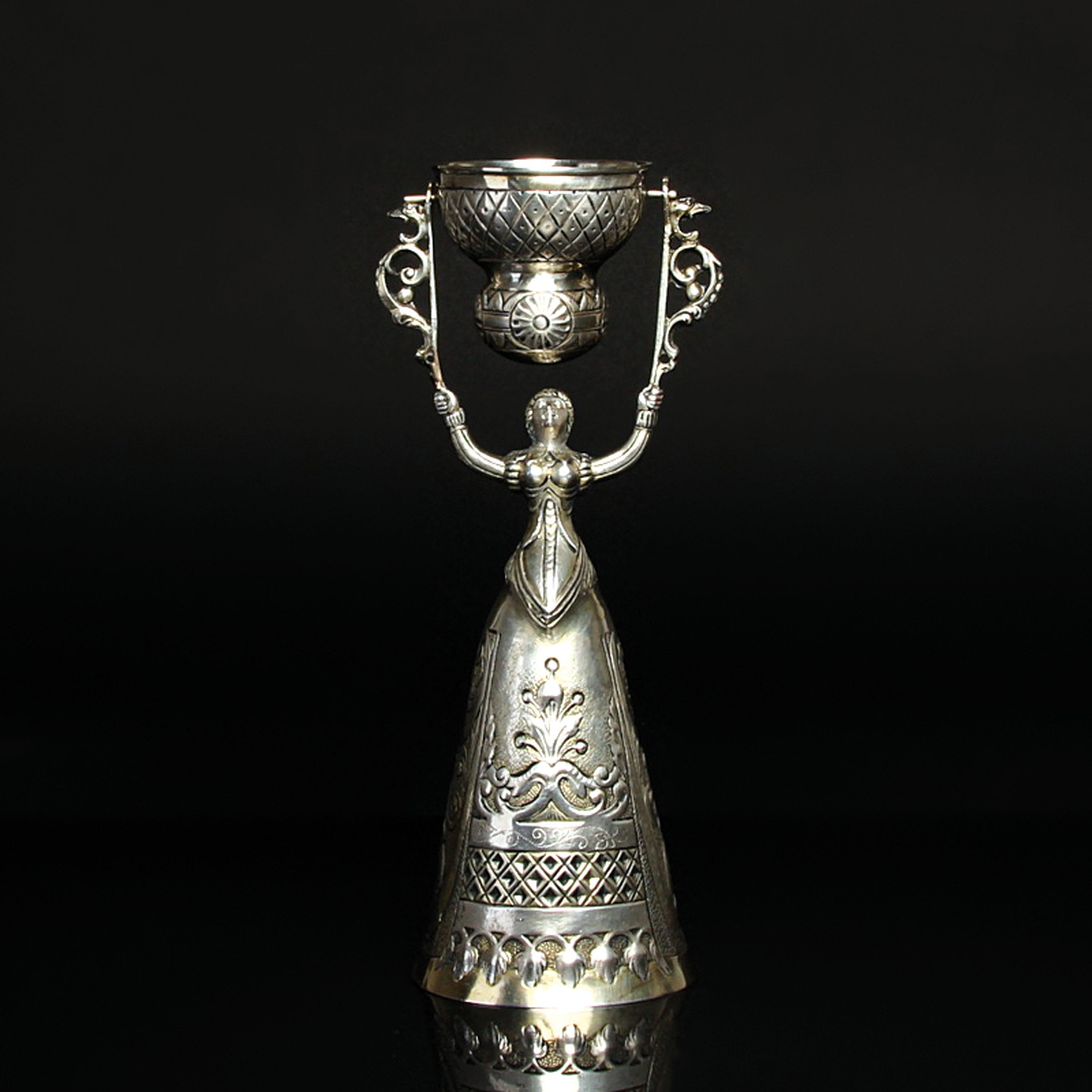 Brautbecher nach Vorbild des 18.Jh., deutsch, um 1900, 800er-Silber, fragmentarische Vergoldung, punziert, H. 20cm, ca. 264g