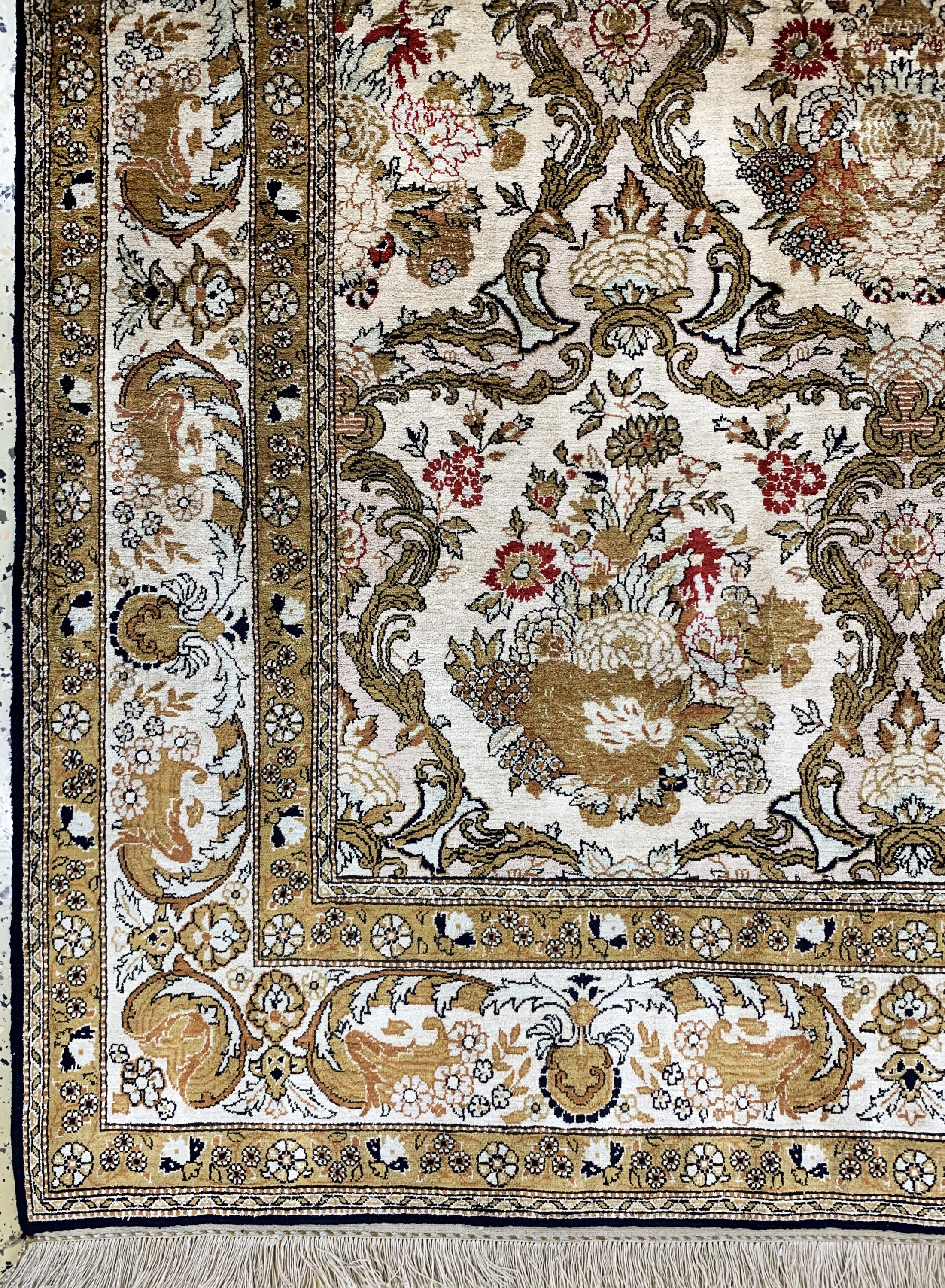 Detail b: Ghom Seide wohl"Shaker", Persien, Anfang 20.Jhd, reine Naturseide, ca. 225 x 142 cm, gereinigt, EHZ: 1-2