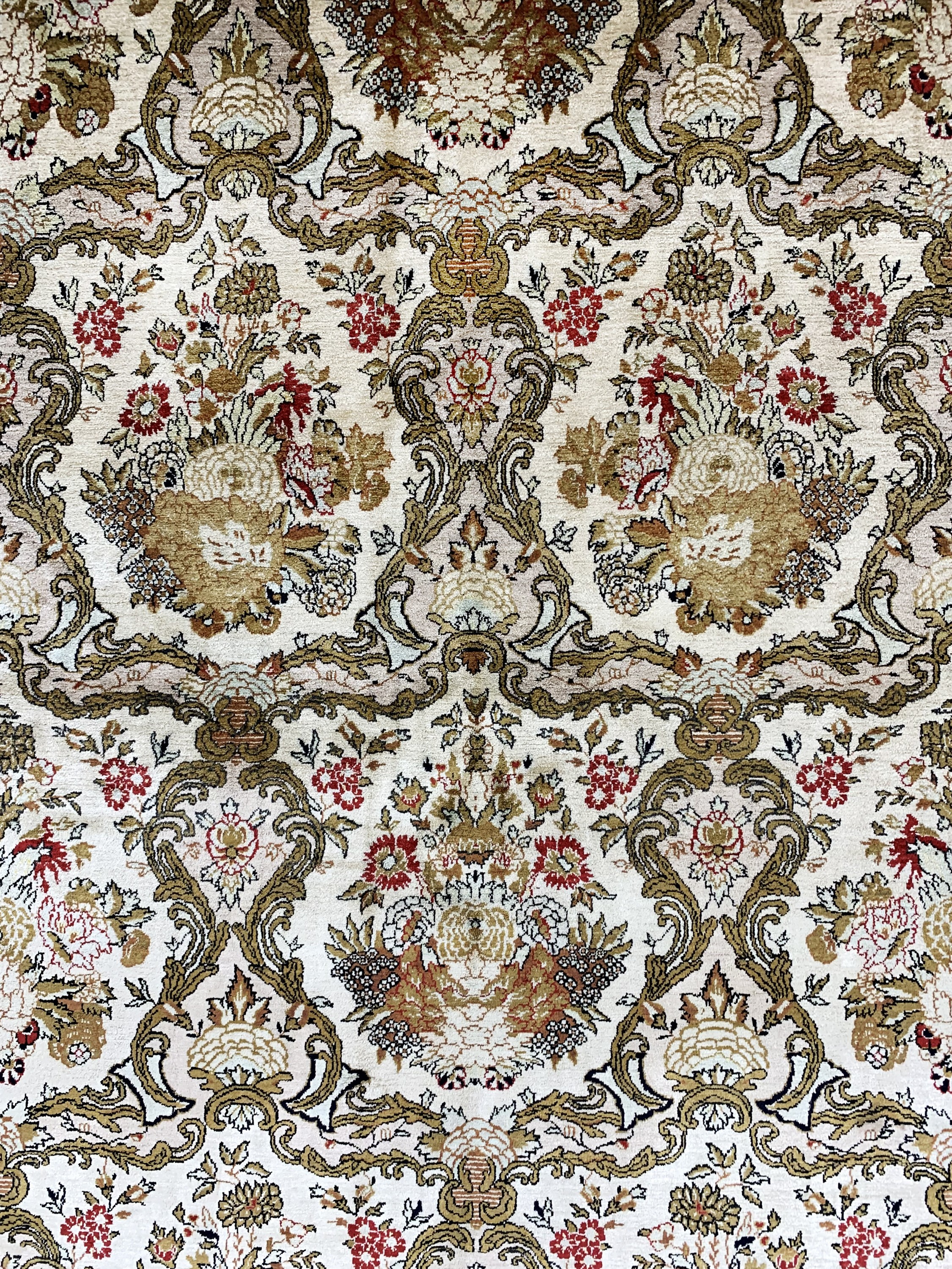Detail c: Ghom Seide wohl"Shaker", Persien, Anfang 20.Jhd, reine Naturseide, ca. 225 x 142 cm, gereinigt, EHZ: 1-2