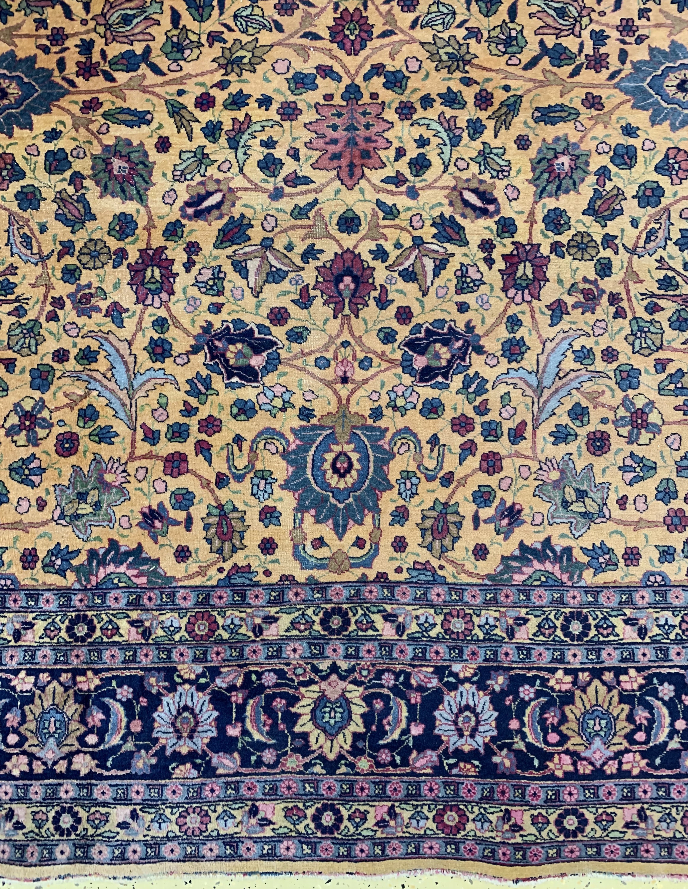 Detail b: Täbriz fein alt, Persien, Anfang 20.Jhd, Wolle auf Baumwolle, ca. 370 x 282 cm, EHZ: 2-3