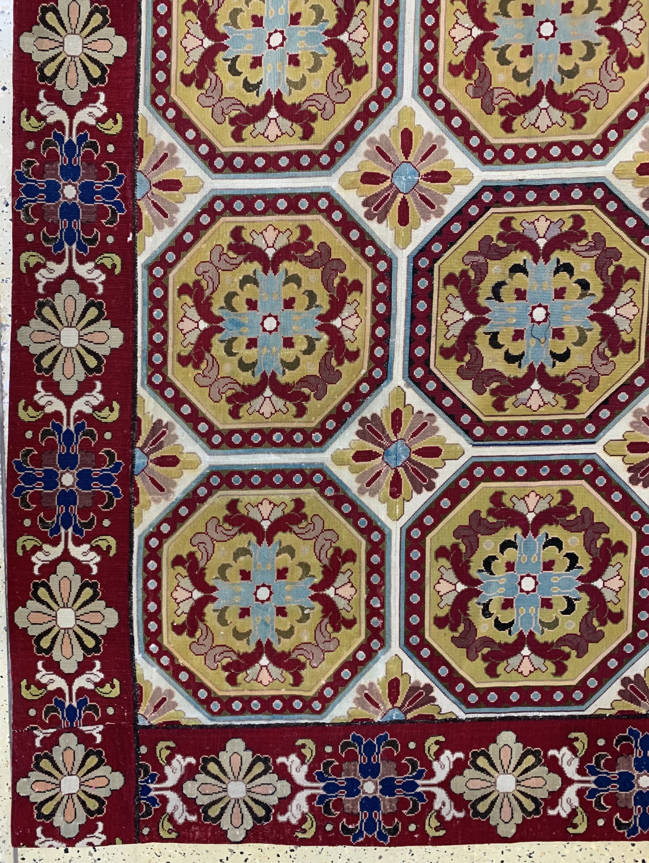 Detail b: "Needle-Point" England, (aus mehreren Bahnen), Anfang 20.Jhd, Wolle auf Baumwolle, ca. 430 x 280 cm, EHZ: 2-3