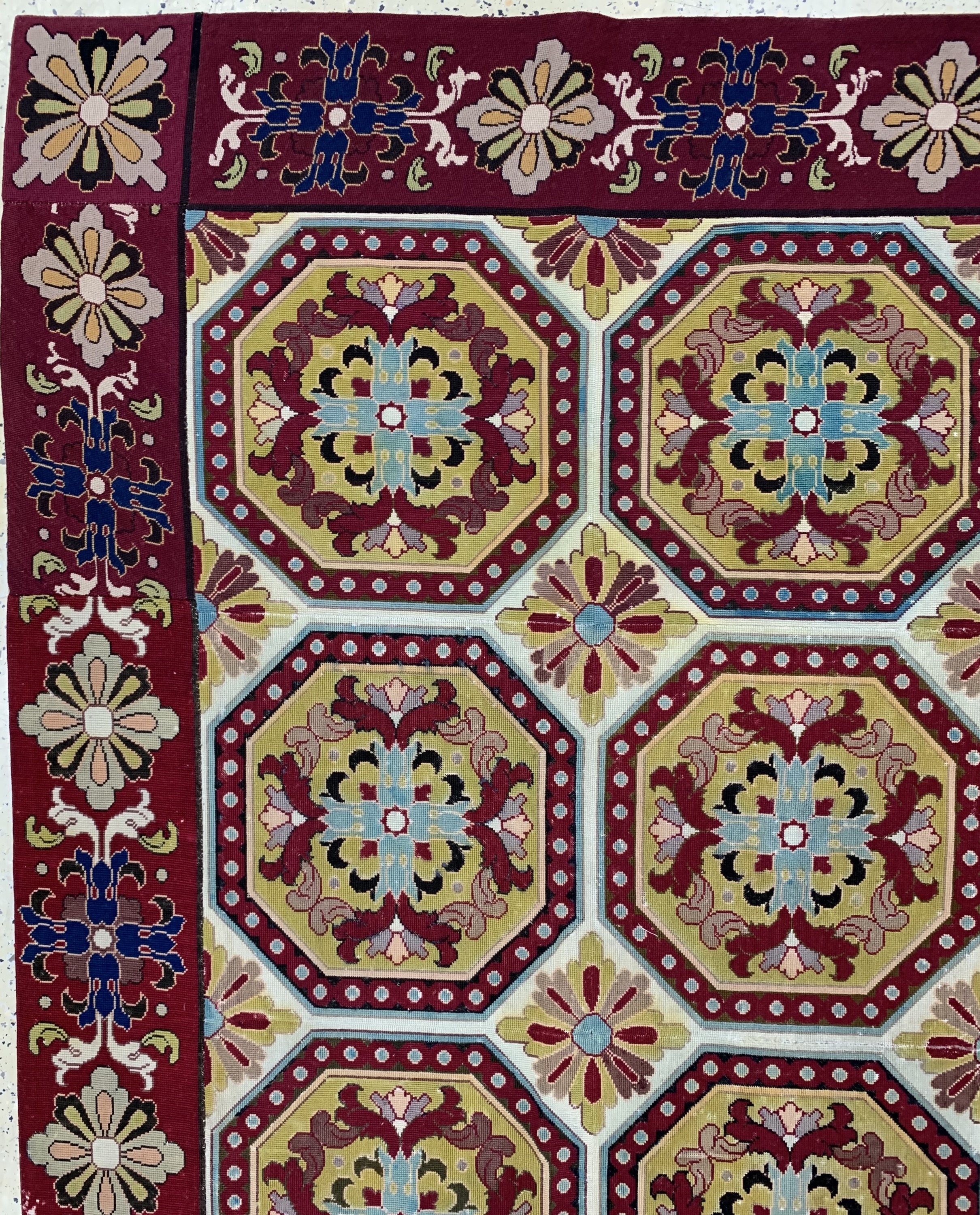 Detail d: "Needle-Point" England, (aus mehreren Bahnen), Anfang 20.Jhd, Wolle auf Baumwolle, ca. 430 x 280 cm, EHZ: 2-3
