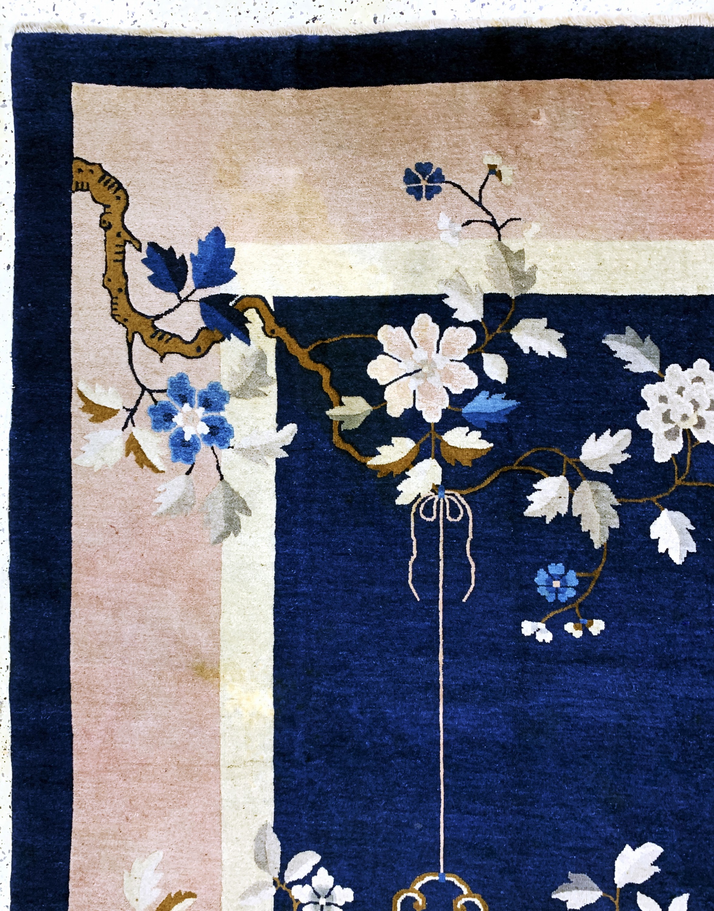 Detail d: Antiker Peking, China, um 1900, Wolle auf Baumwolle, ca. 352 x 282 cm, EHZ: 2(fachkundig gereinigt).