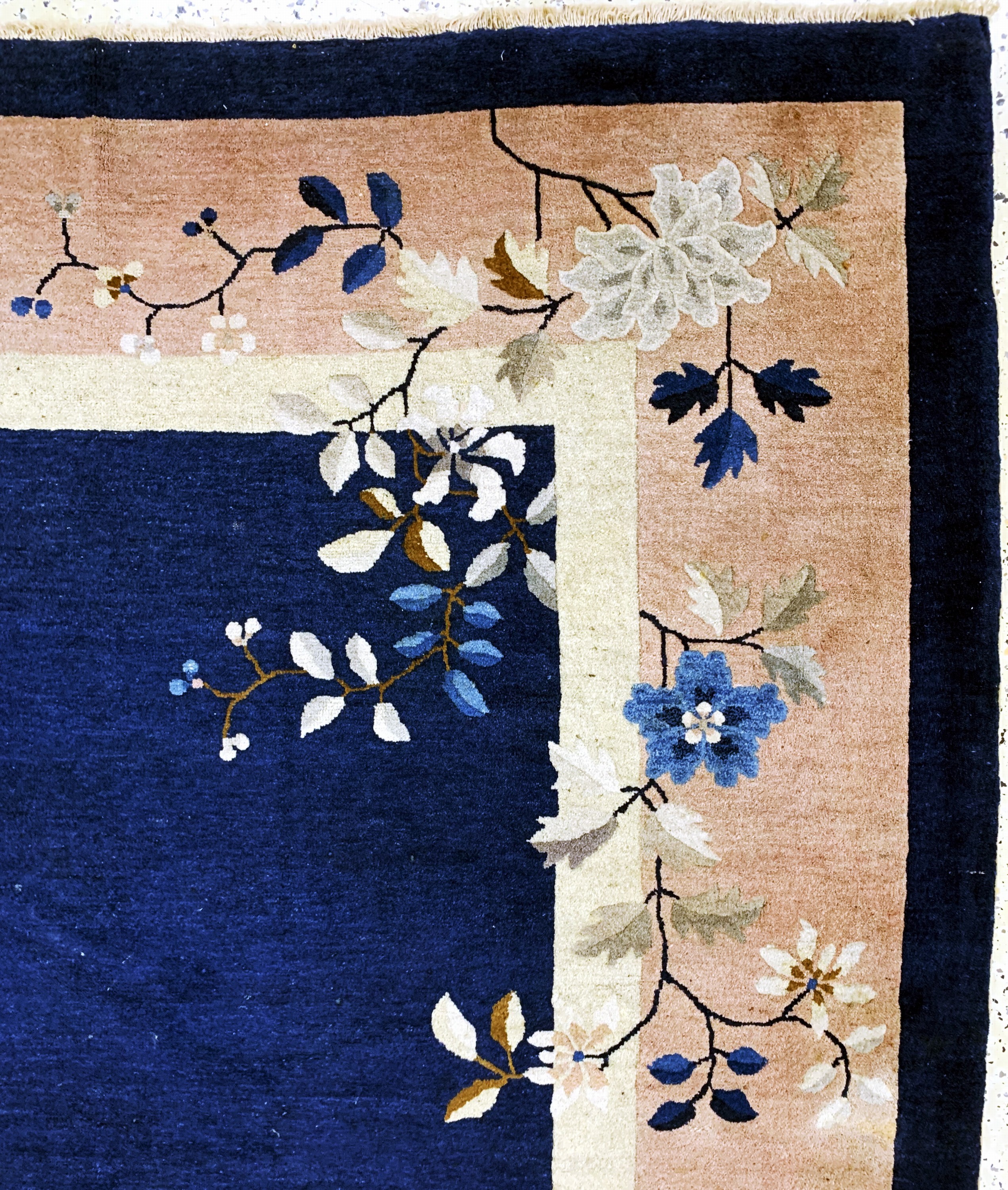 Detail e: Antiker Peking, China, um 1900, Wolle auf Baumwolle, ca. 352 x 282 cm, EHZ: 2(fachkundig gereinigt).