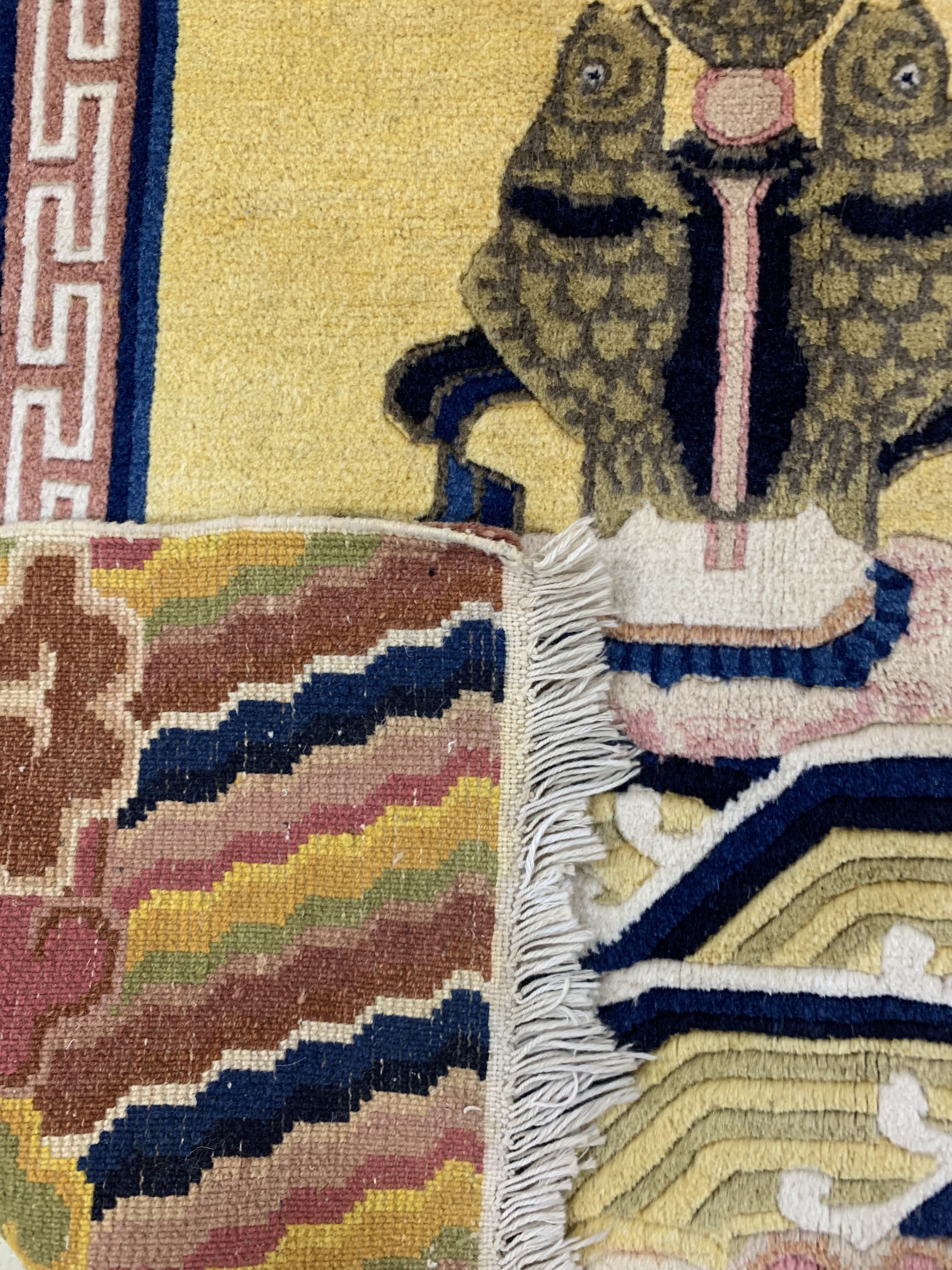 Detail d: Peking fein, China, Mitte 20.Jhd, Wolle aufBaumwolle, ca. 138 x 186 cm, EHZ:(nahezu neuwertig).