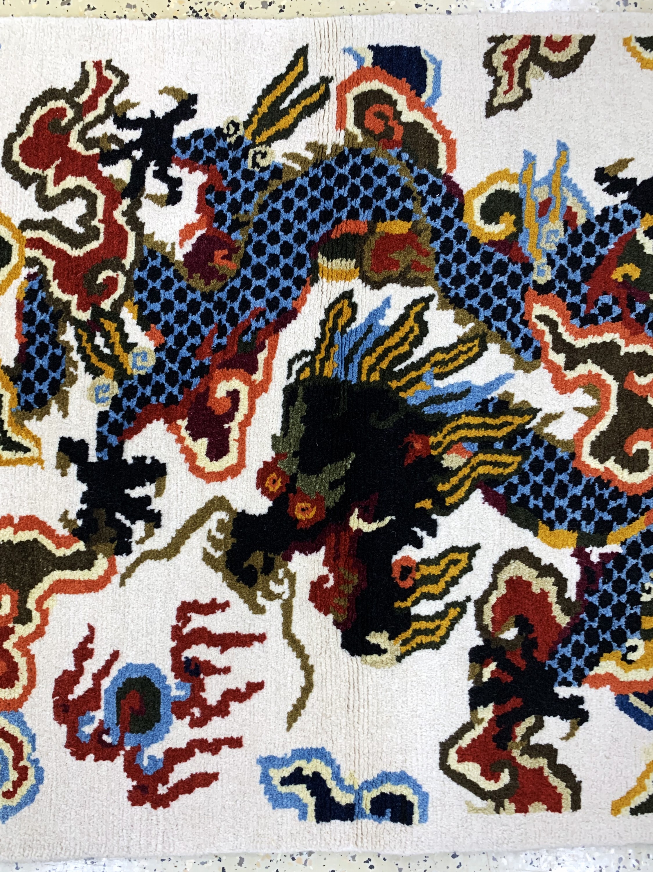 Detail c: "Drachen-Teppich", Nepal, Mitte 20.Jhd, Wolle auf Baumwolle, ca. 150 x 90 cm, EHZ:(nahezu neuwertig).