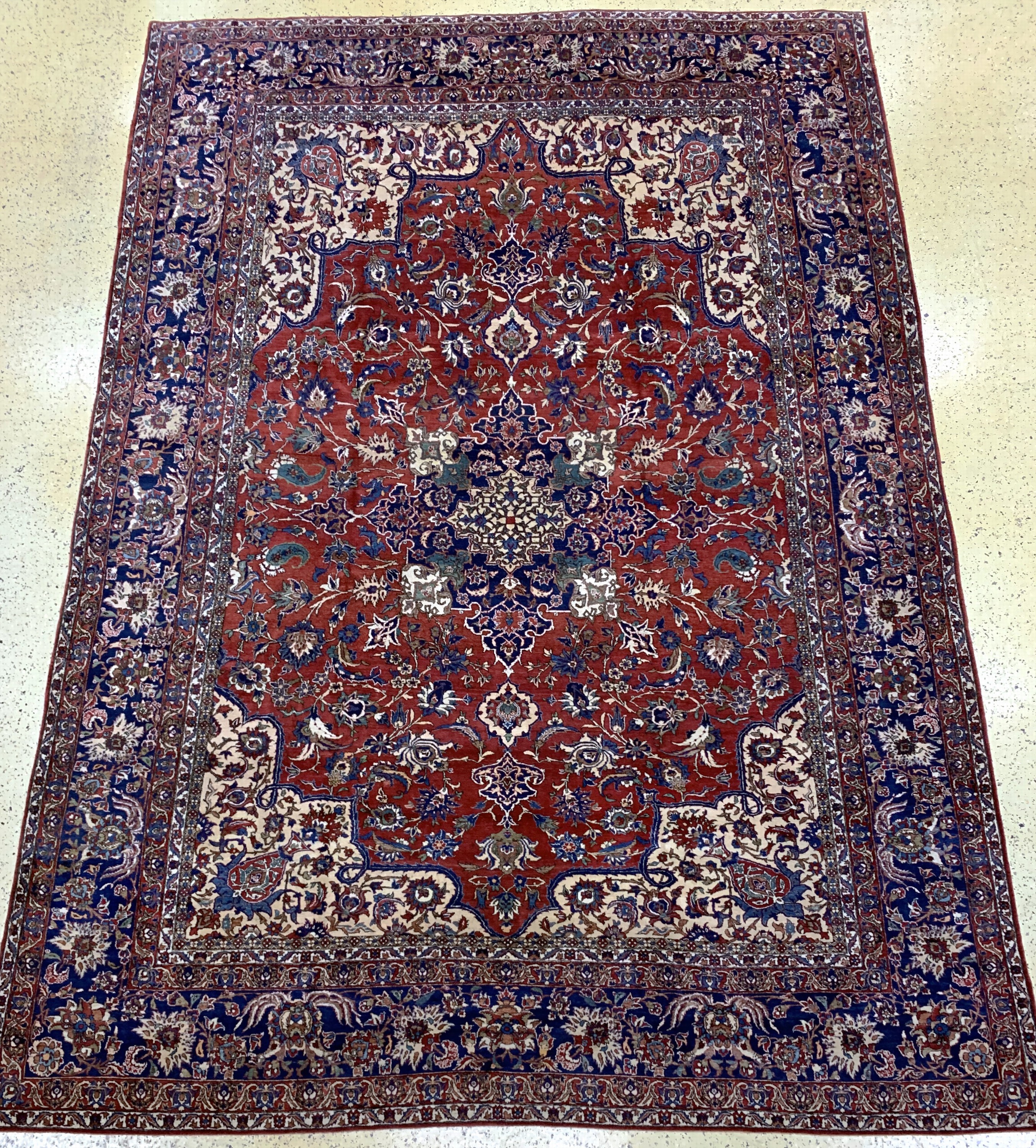 Antiker Esfahan, Persien, Anfang 20.Jhd, Wolle auf Baumwolle, ca. 447 x 317 cm, gereinigt, EHZ: 2, (ohne Fransen).
