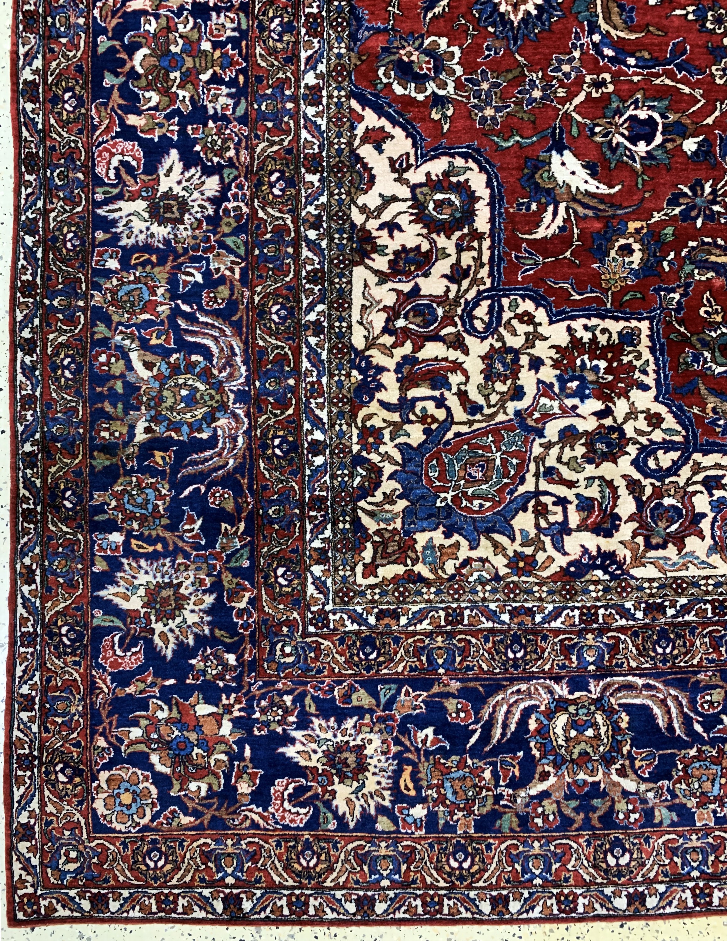 Detail b: Antiker Esfahan, Persien, Anfang 20.Jhd, Wolle auf Baumwolle, ca. 447 x 317 cm, gereinigt, EHZ: 2, (ohne Fransen).