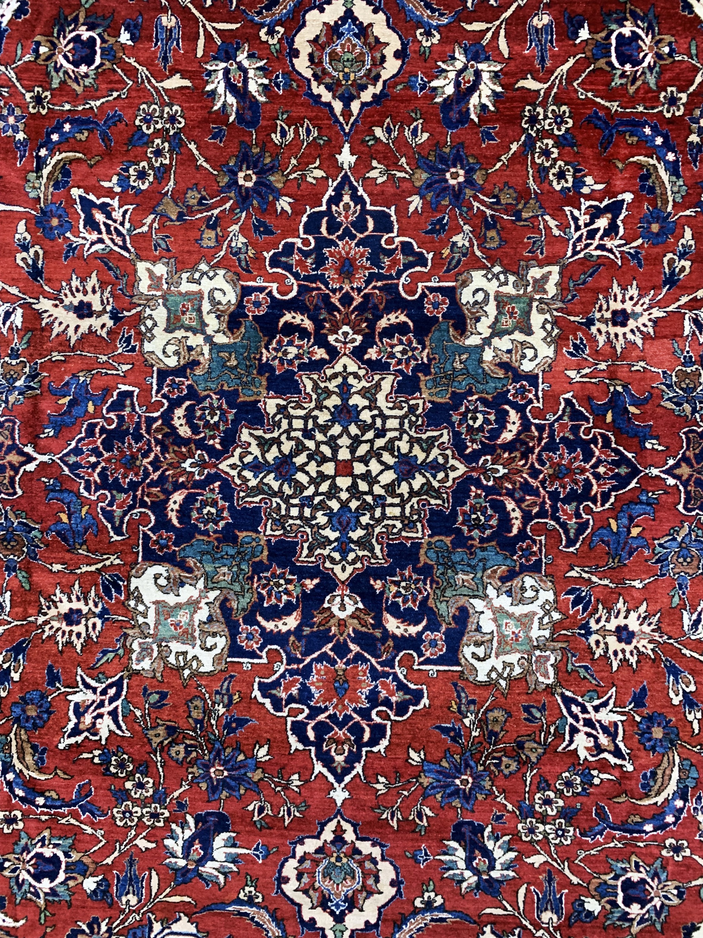 Detail c: Antiker Esfahan, Persien, Anfang 20.Jhd, Wolle auf Baumwolle, ca. 447 x 317 cm, gereinigt, EHZ: 2, (ohne Fransen).