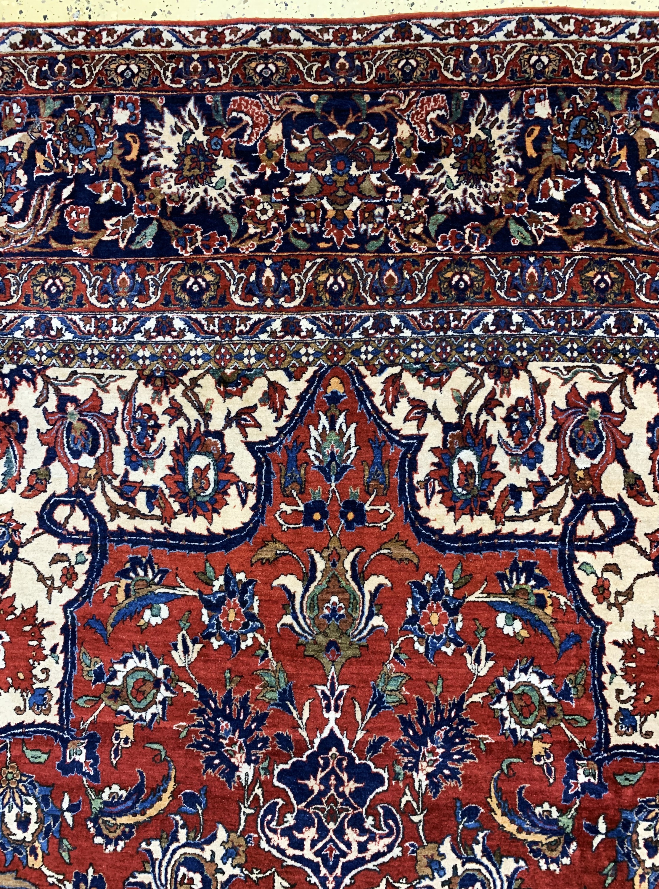 Detail e: Antiker Esfahan, Persien, Anfang 20.Jhd, Wolle auf Baumwolle, ca. 447 x 317 cm, gereinigt, EHZ: 2, (ohne Fransen).