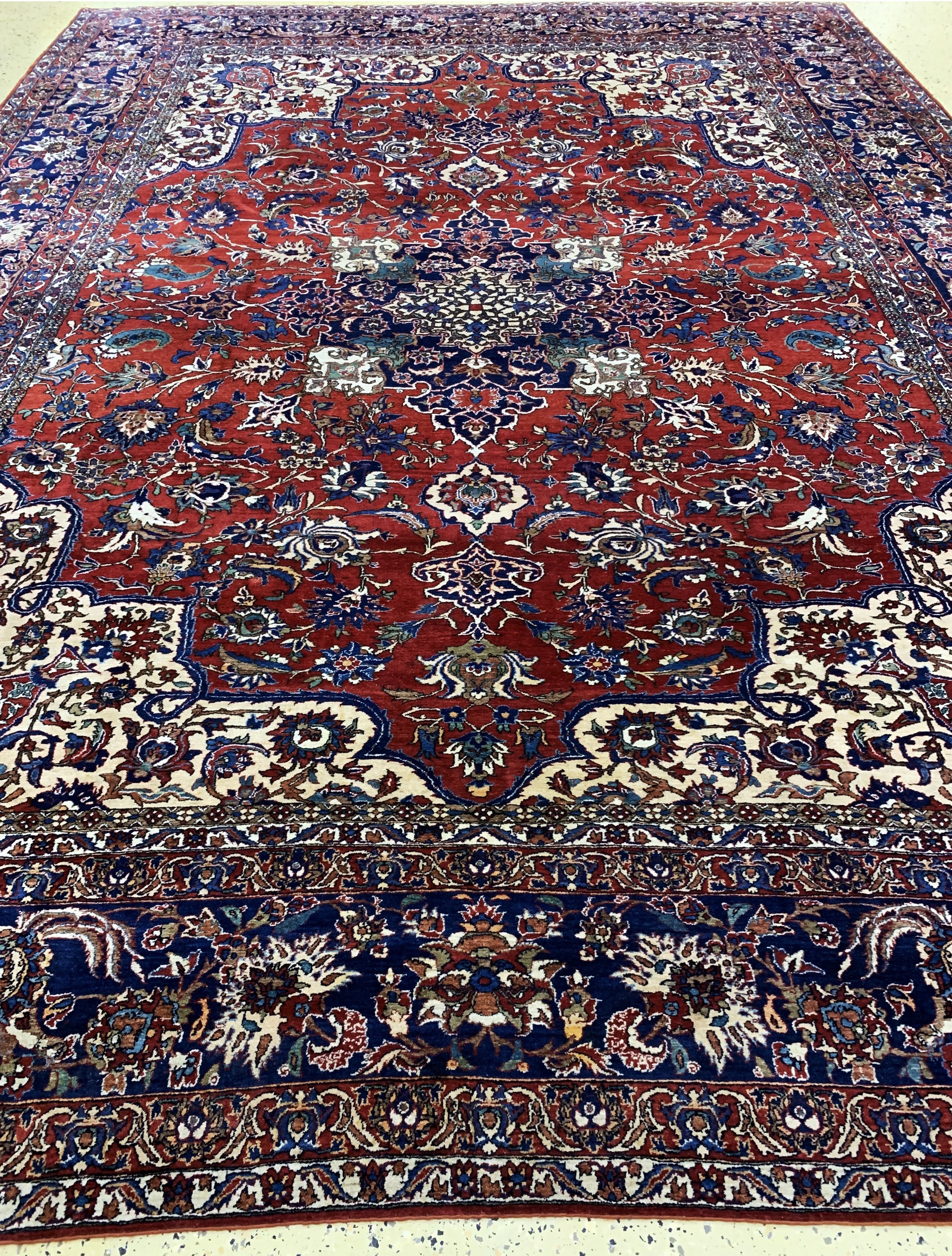 Detail g: Antiker Esfahan, Persien, Anfang 20.Jhd, Wolle auf Baumwolle, ca. 447 x 317 cm, gereinigt, EHZ: 2, (ohne Fransen).