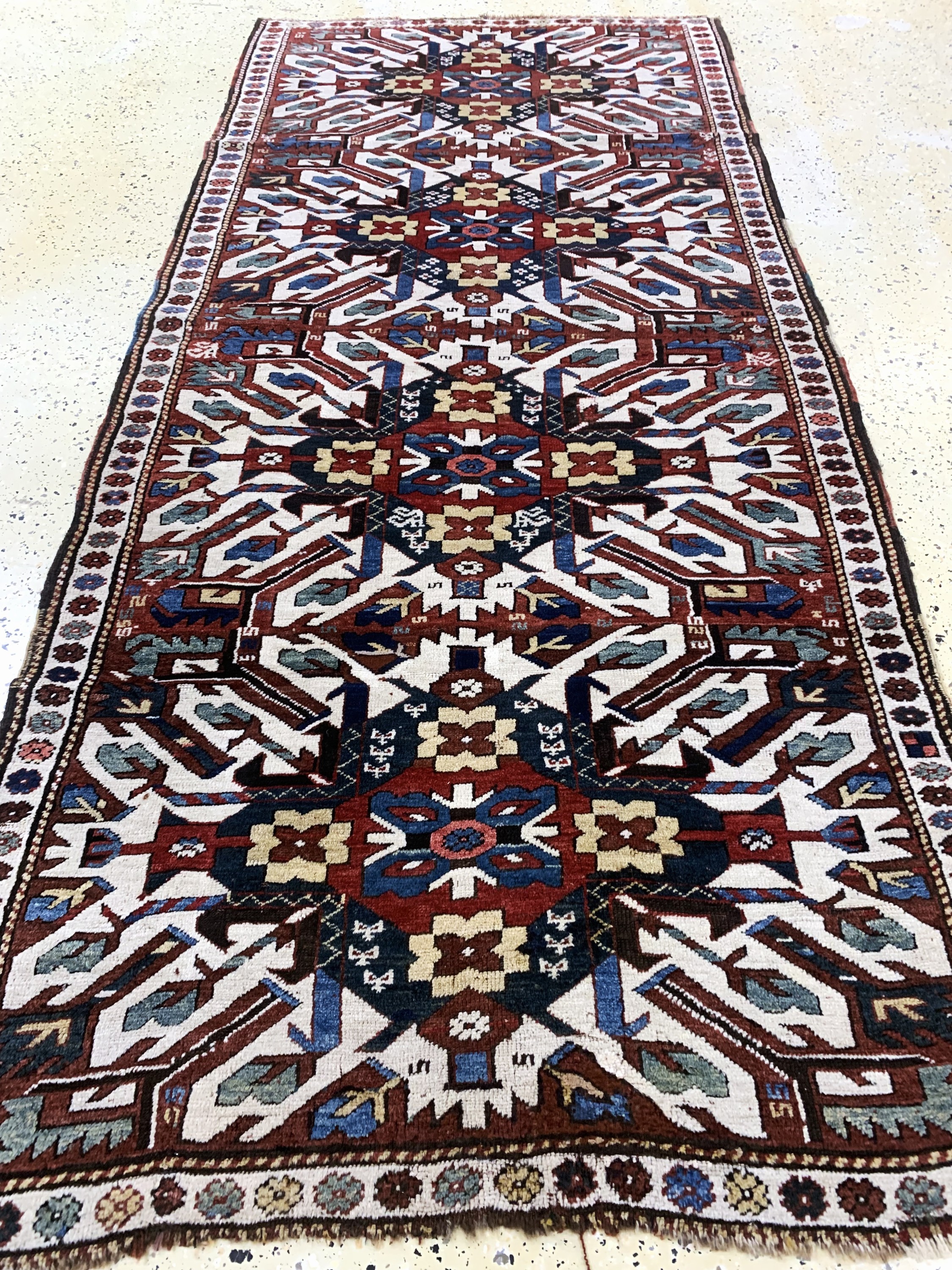 Detail e: "Adler-Kazak"antik, Kaukasus, um 1900, Wolle auf Wolle, ca. 275 x 125 cm, EHZ: 2-3, (kleine Restaurierungen)