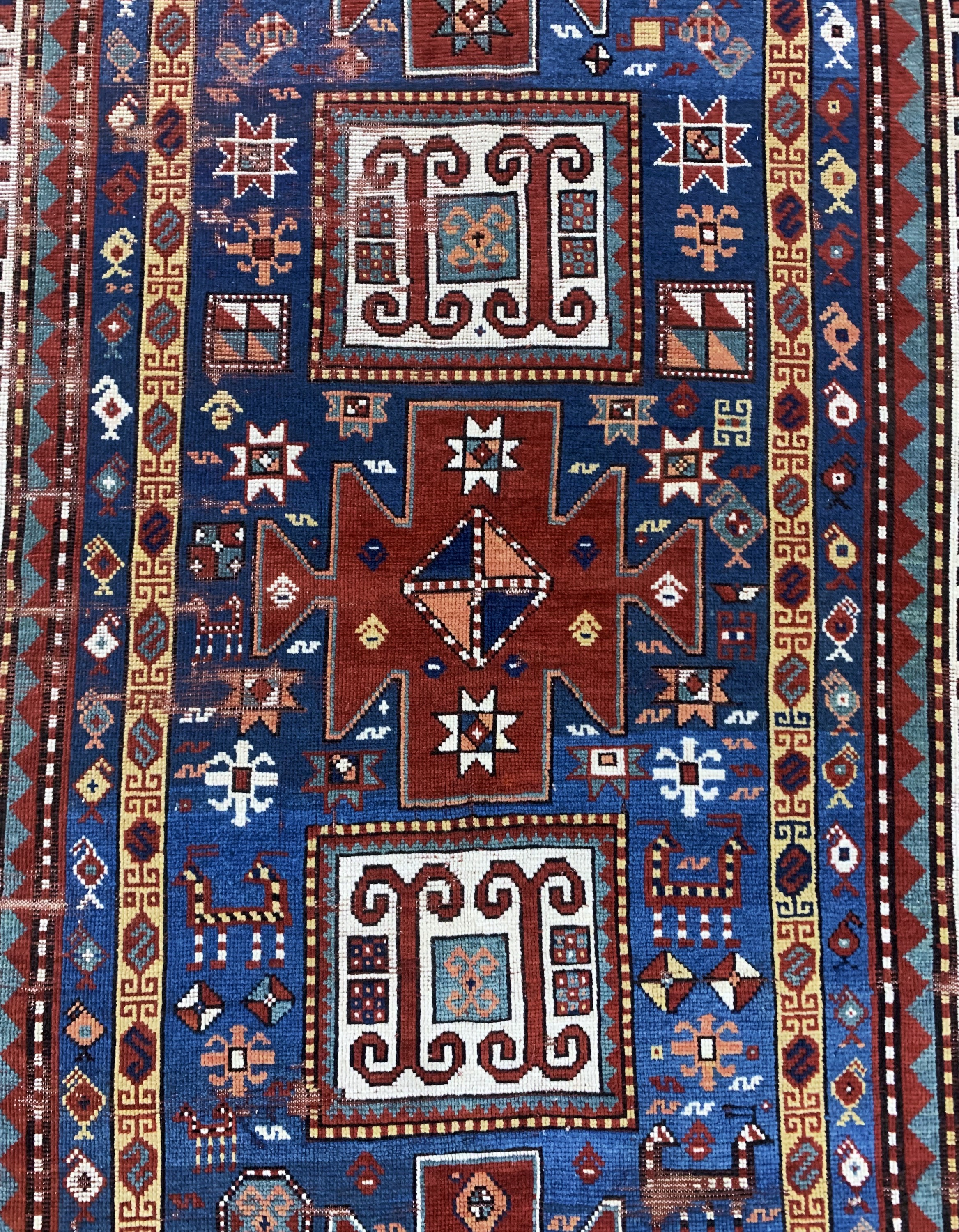 Detail b: Antiker"Karachoph"Kazak, Kaukasus, 19.Jhd, Wolle auf Wolle, ca. 260 x 140 cm, EHZ: 3 (geflickte Trittfalte).