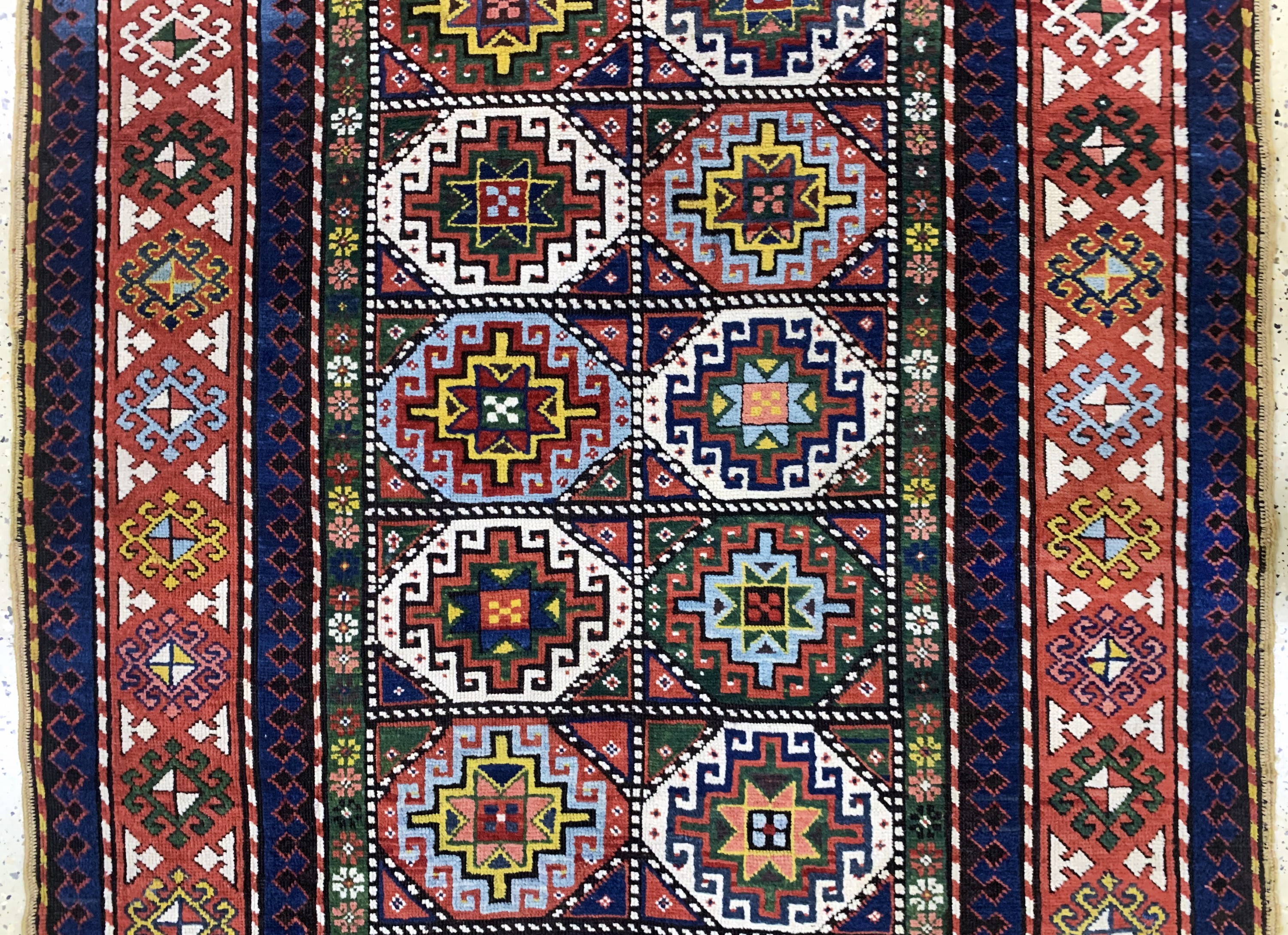 Detail c: "Moghan"Kazak antik, Kaukasus, um 1900, Wolle auf Wolle, ca. 350 x 140 cm, EHZ: 2