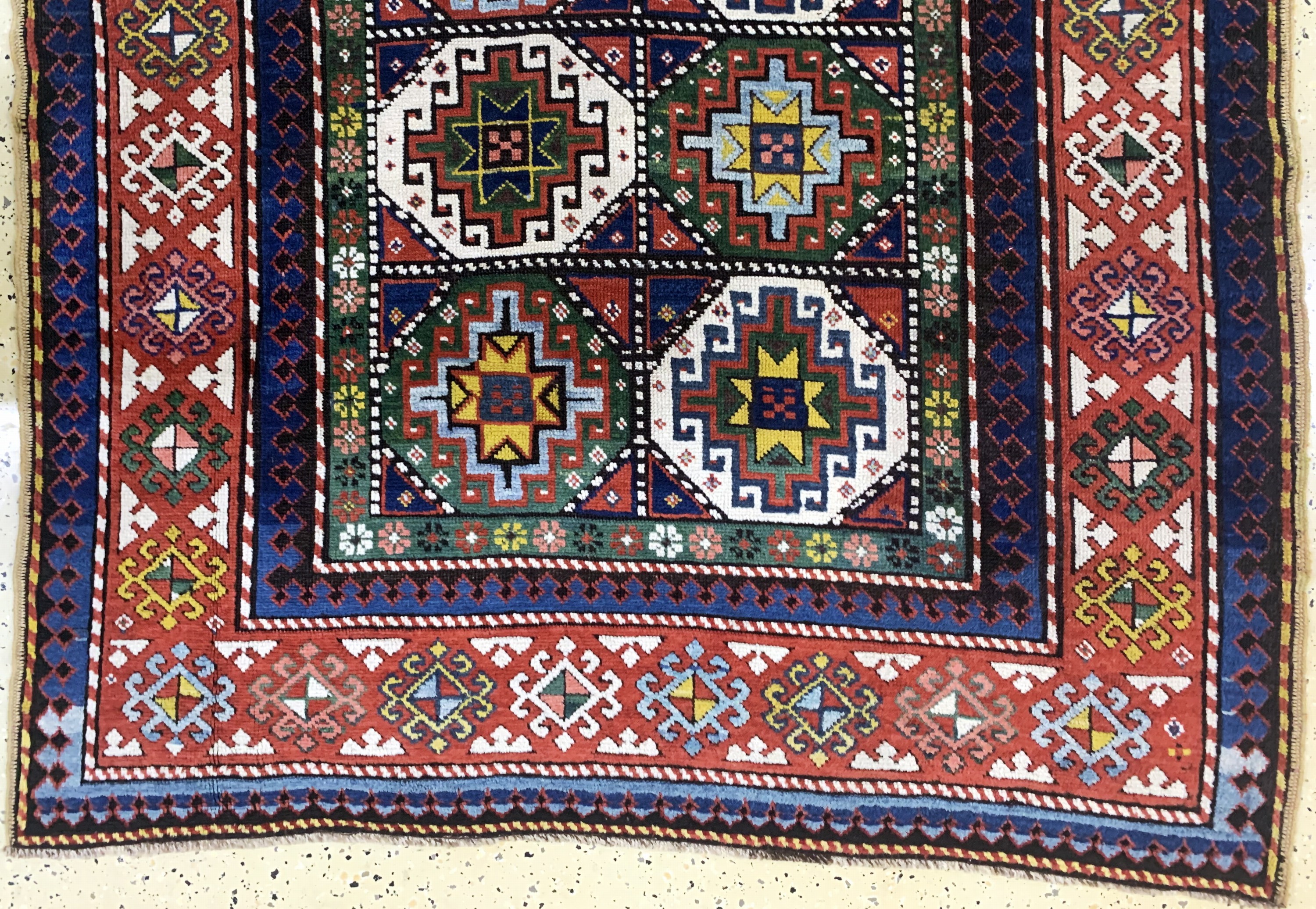 Detail d: "Moghan"Kazak antik, Kaukasus, um 1900, Wolle auf Wolle, ca. 350 x 140 cm, EHZ: 2