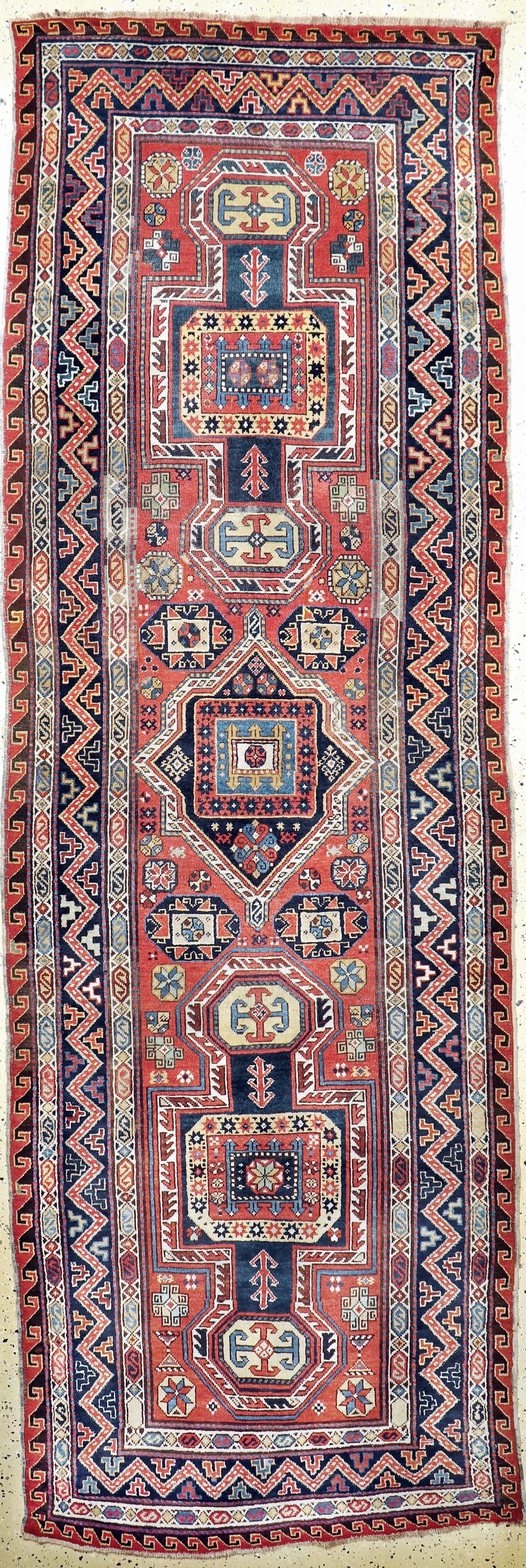 Antiker"Shahsawan", Kaukasus, 19.Jhd, Wolle auf Wolle, ca. 350 x 115 cm, EHZ: 2-3, (restauriert)