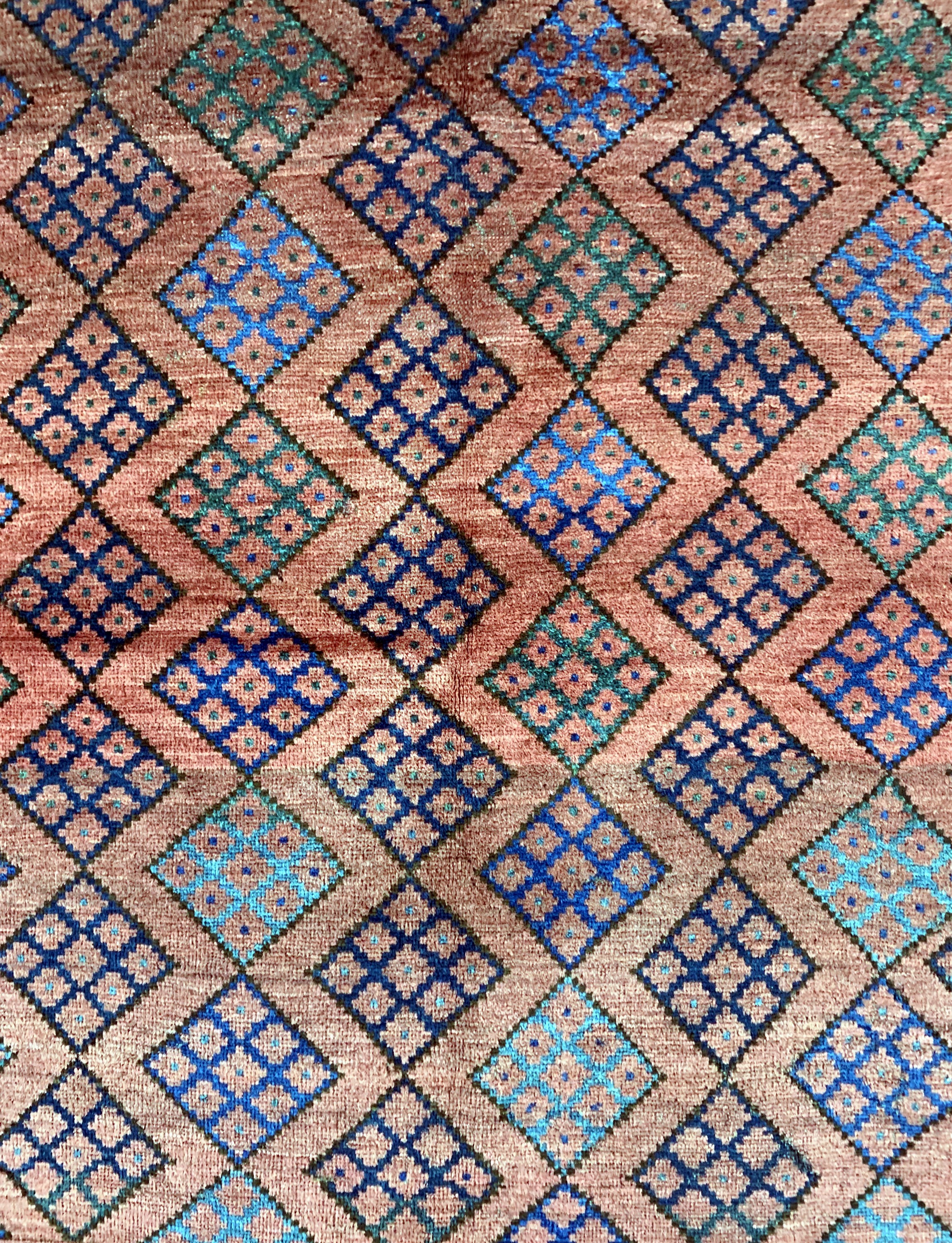 Detail b: Ersari antik, Turkmenistan, 19.Jhd, Wolle auf Wolle, ca. 195 x 150 cm, gereinigt, EHZ: 3(geflickt)