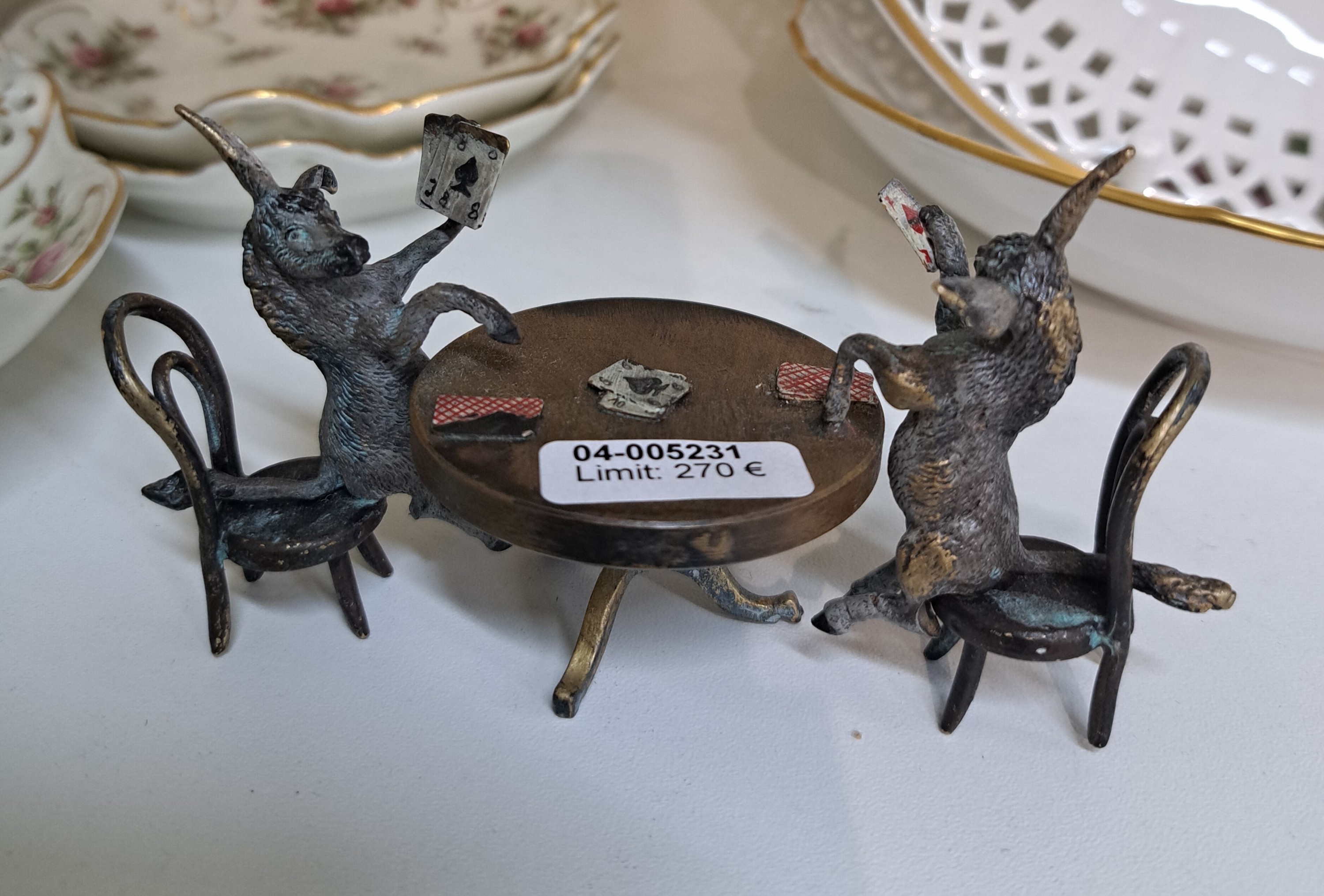 Detail a: Zwei Esel beim Kartenspiel, Wiener Bronze, sign. Bergmann u. Austria, bunt staffiert, ca. 6x11.5x5 cm, Gewicht 171 g
