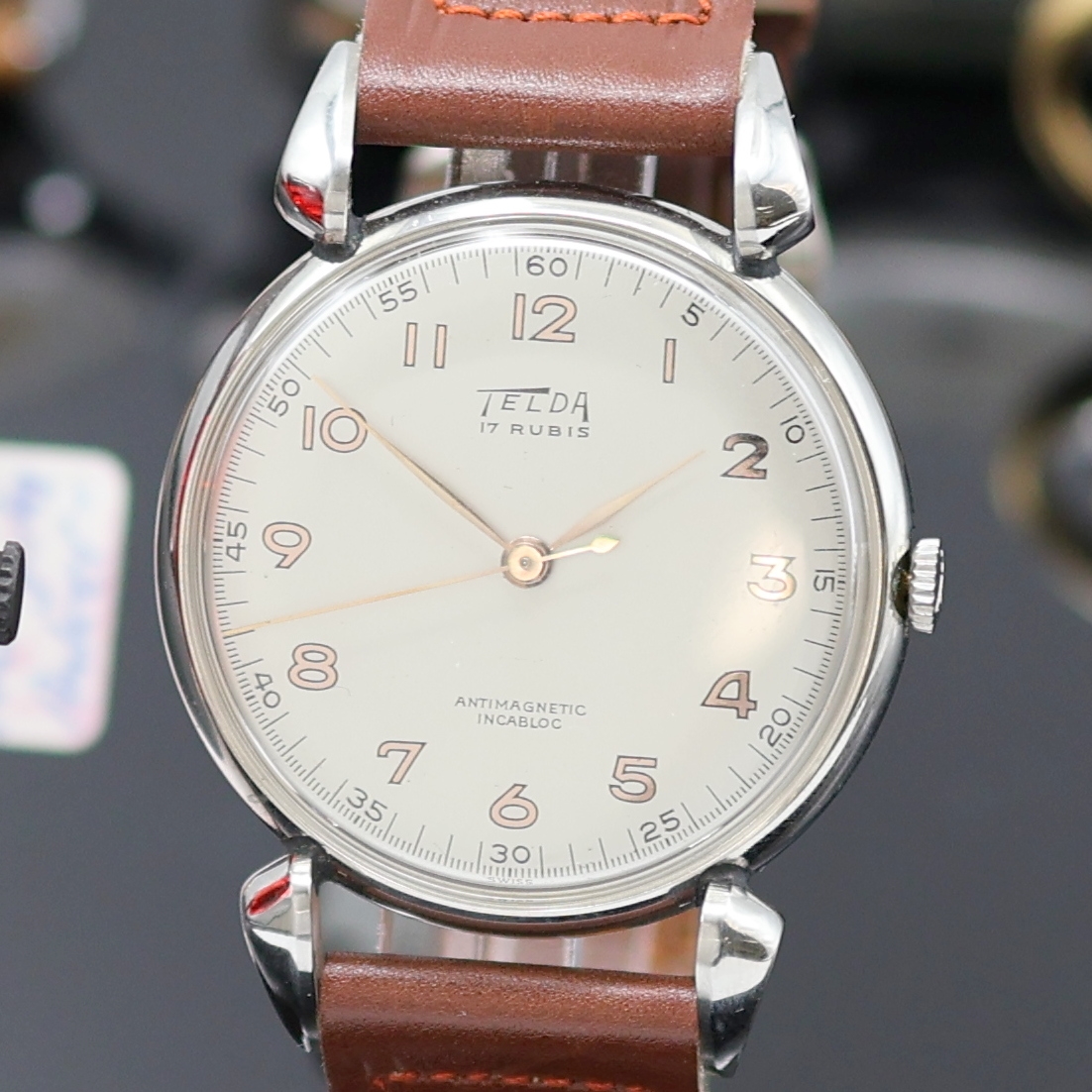Detail b: Konvolut: 8 teils außergewöhnlichen Armbanduhren, Schweiz um 1938-1975, Handaufzug/Automatik, Geh. 2x Stahl, 2x verg. m. Stahlboden, 3x verschr., ...