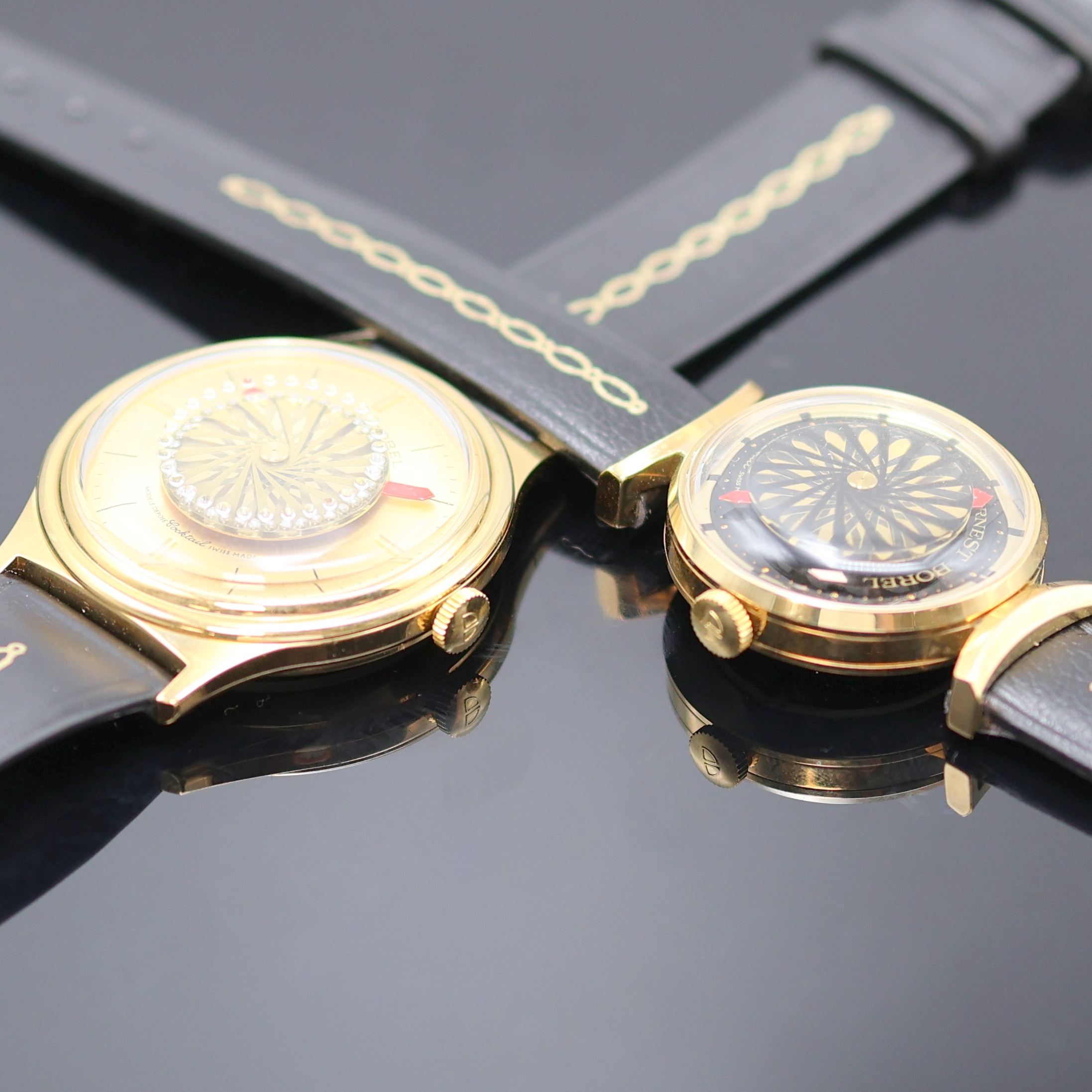 Detail d: ERNEST BOREL 2 Cocktail Armbanduhren, Schweiz um 1965, Handaufzug, vergoldete und beids. vergl. Geh., Borel Lederbänder m. verg. Dornschl., Böden ...