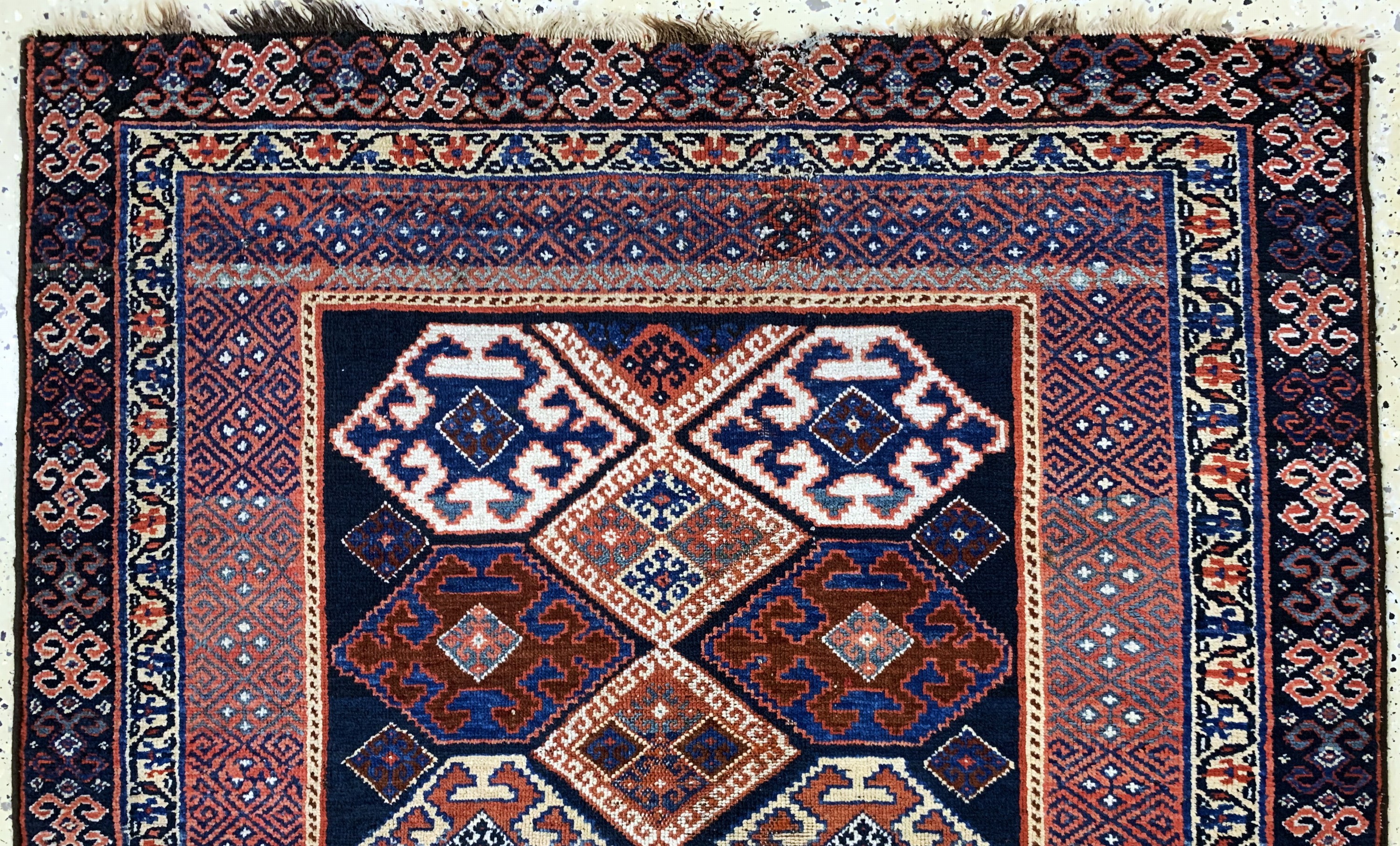 Detail a: Antiker Shahsawan, Persien, um 1900, Wolle auf Wolle, ca. 220 x 135 cm, EHZ: 3-4, (kleine Restaurierungen).
