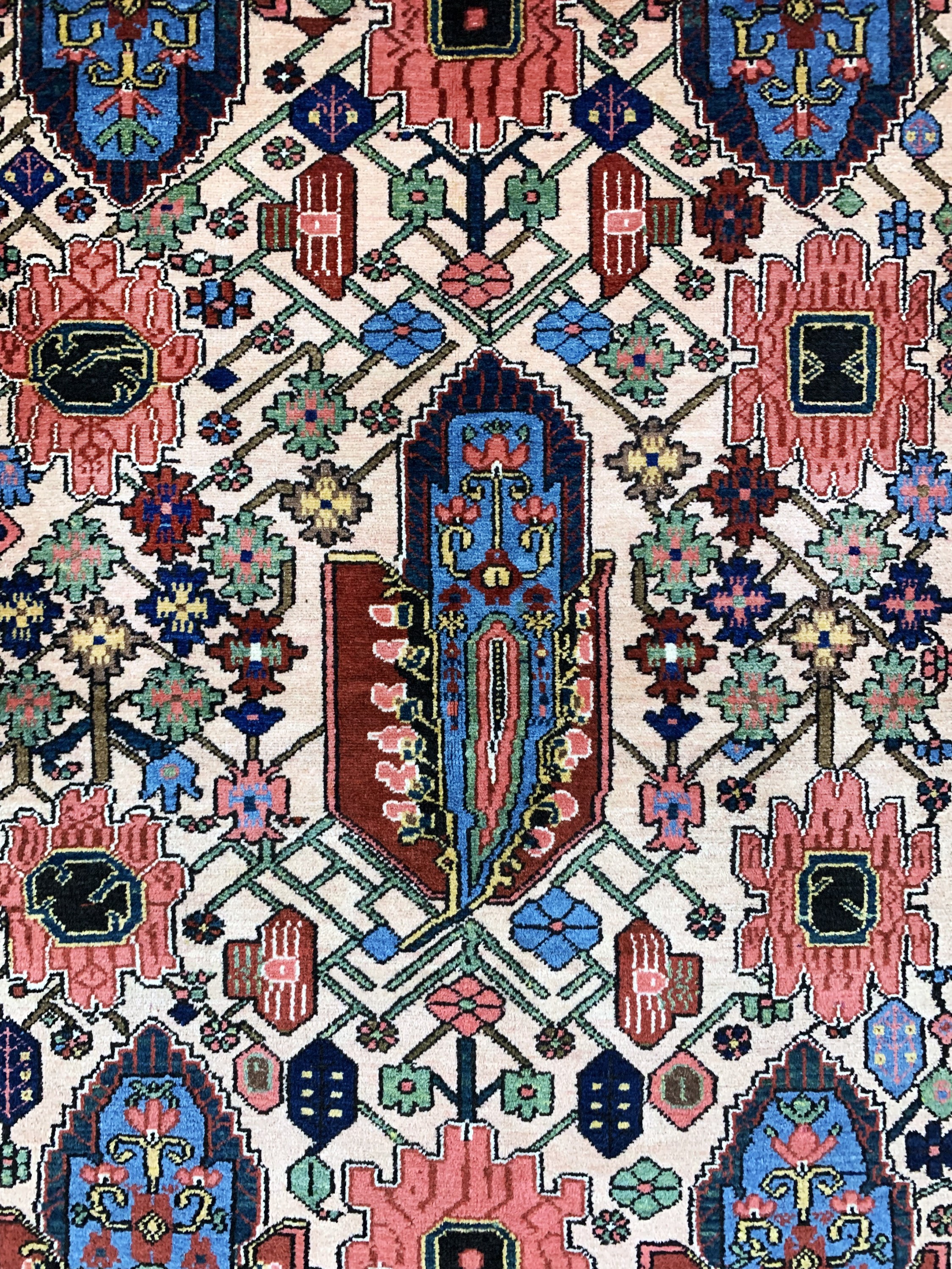 Detail b: Bachtiar fein, Persien, Mitte 20.Jhd, Wolleauf Baumwolle, ca. 210 x 150 cm, gereinigt, EHZ: 1-2