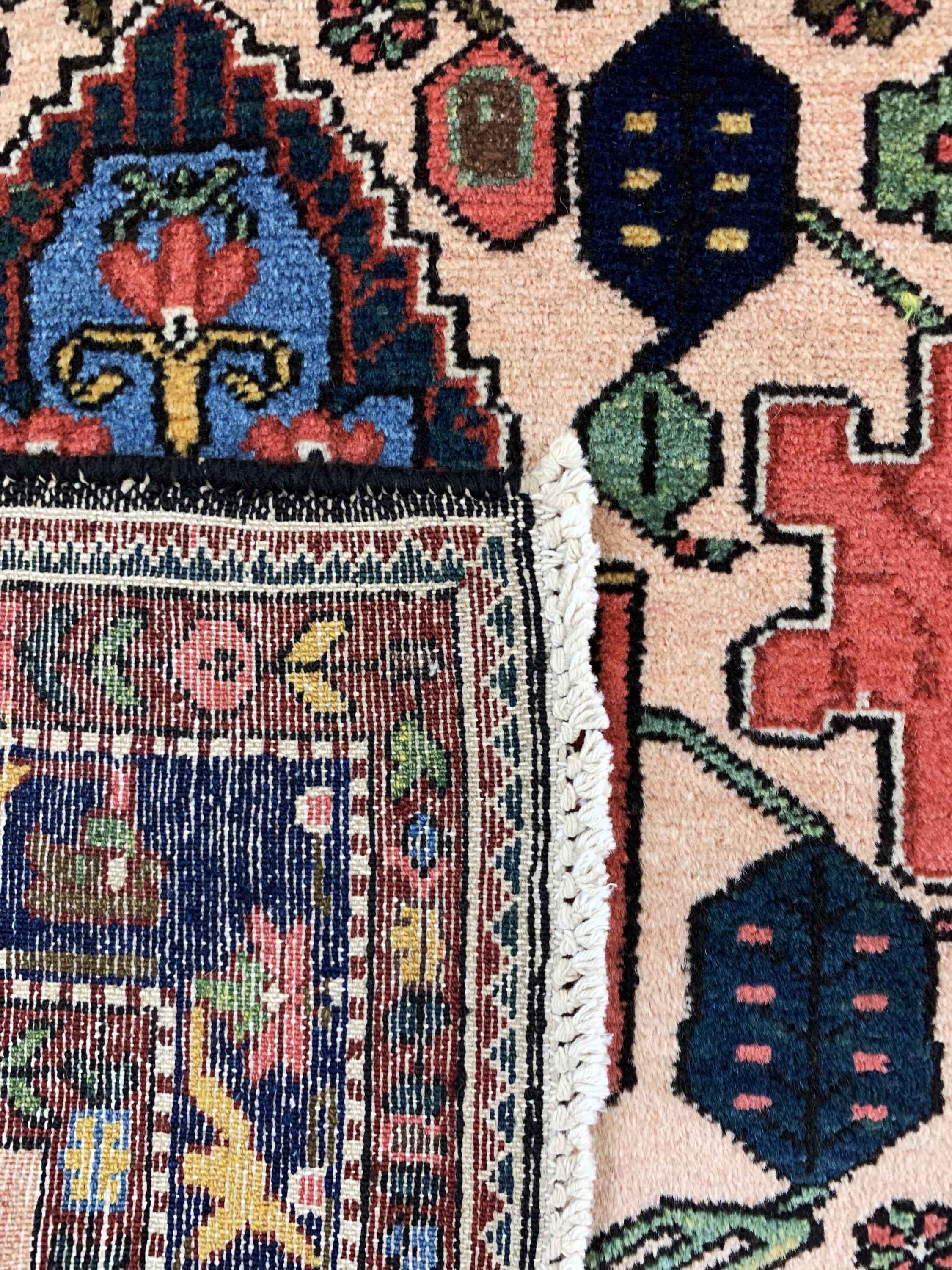 Detail e: Bachtiar fein, Persien, Mitte 20.Jhd, Wolleauf Baumwolle, ca. 210 x 150 cm, gereinigt, EHZ: 1-2