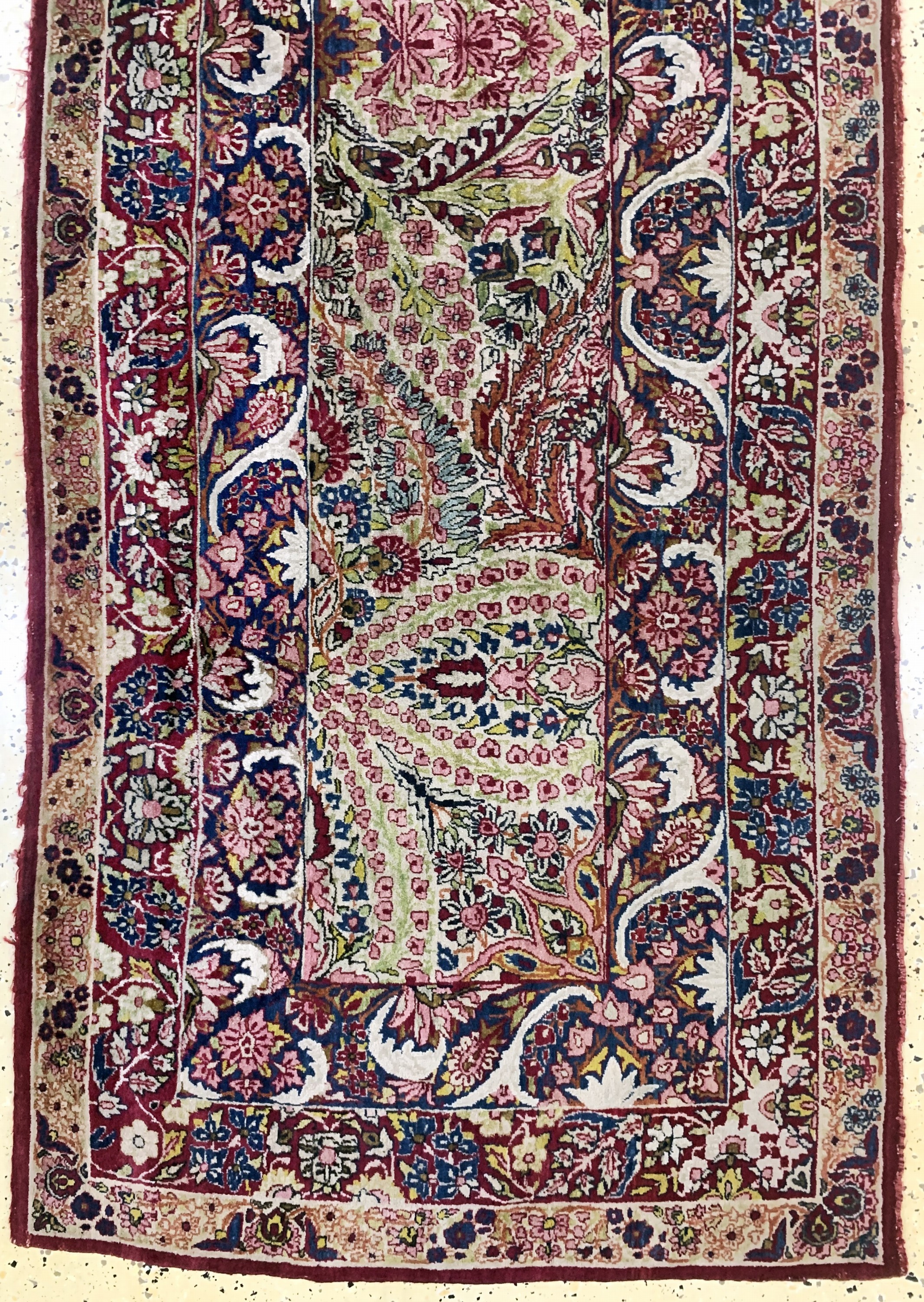 Detail d: Seltener antiker Kerman, Persien, um 1900, Wolle auf Baumwolle, ca. 387 x 90 cm, EHZ: 2-3