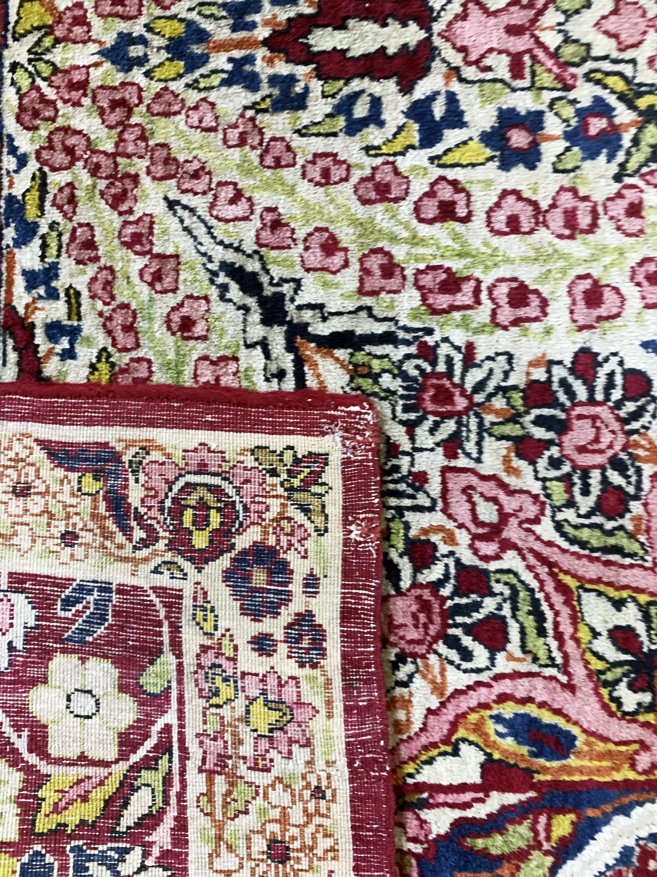 Detail e: Seltener antiker Kerman, Persien, um 1900, Wolle auf Baumwolle, ca. 387 x 90 cm, EHZ: 2-3
