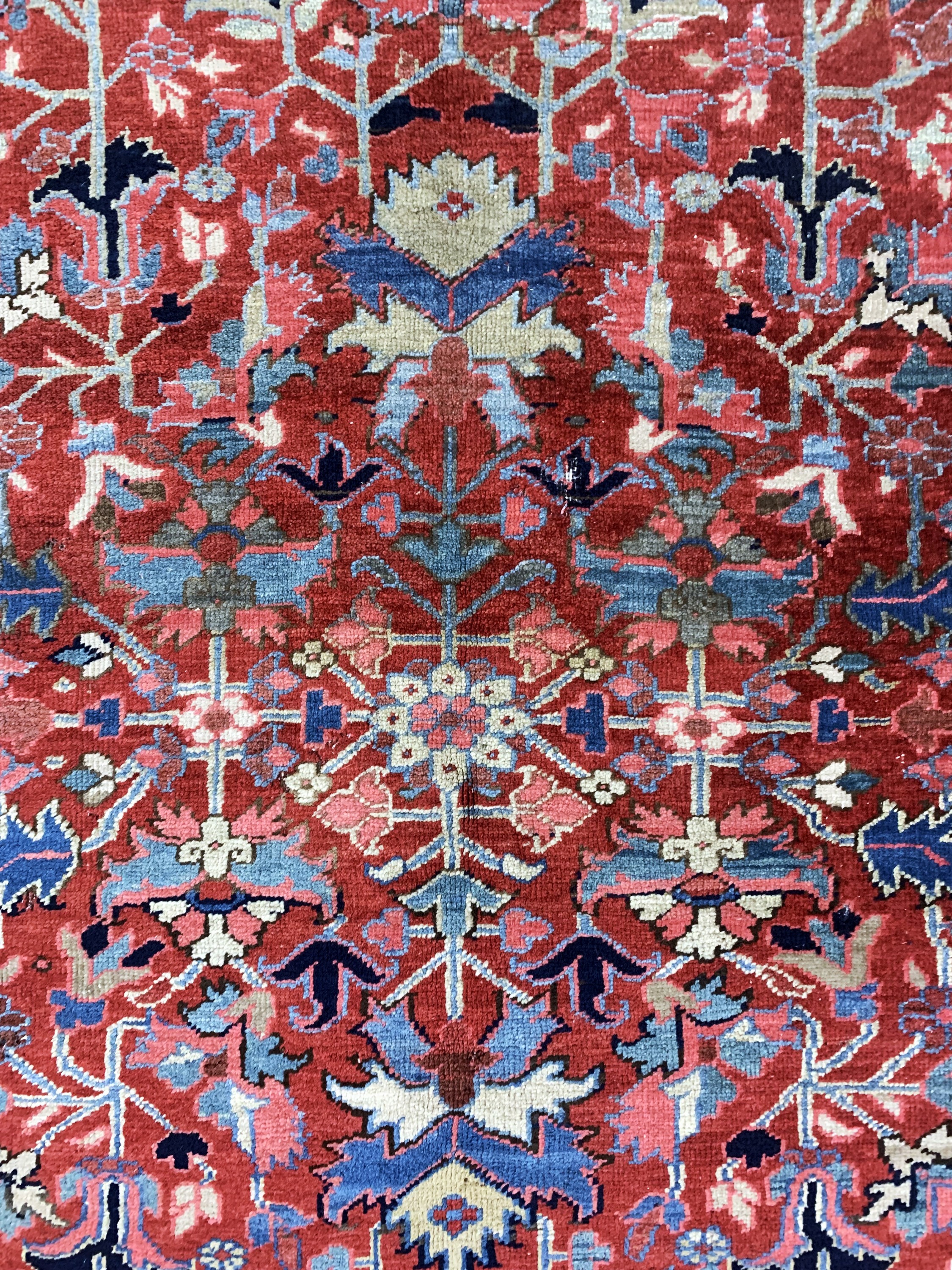 Detail b: Heriz alt, Persien, Anfang 20.Jhd, Wolle auf Baumwolle, ca. 190 x 144 cm, EHZ: 2-3