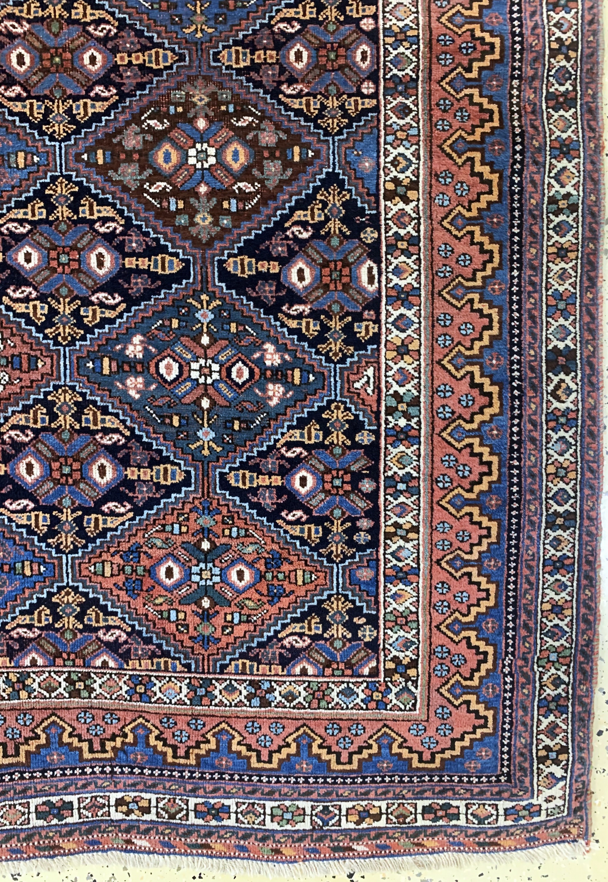 Detail a: Afschar fein alt, Persien, Anfang 20.Jhd, Wolle auf Wolle, ca. 200 x 160 cm, EHZ:(gleichmäßig dünn).