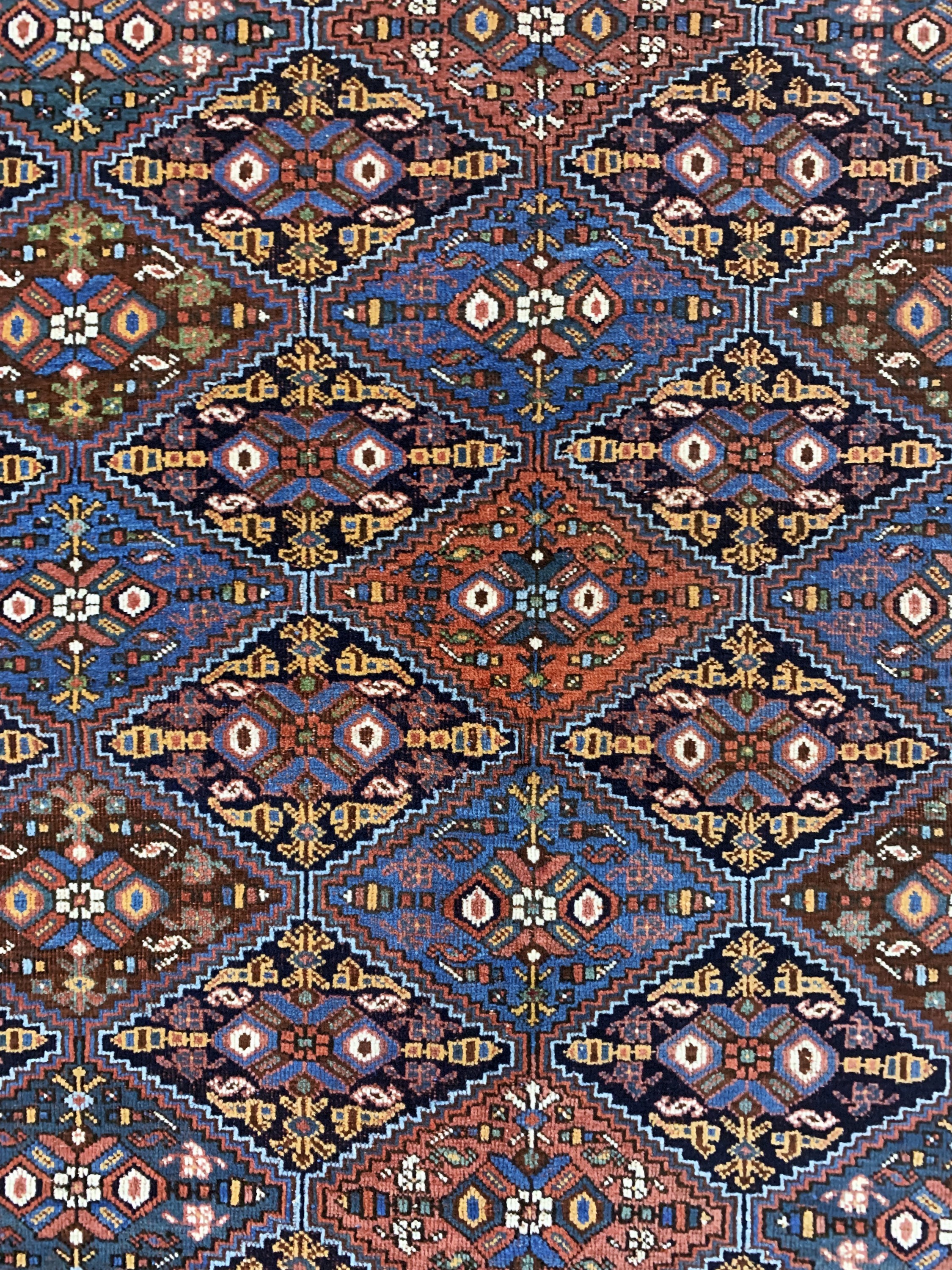 Detail e: Afschar fein alt, Persien, Anfang 20.Jhd, Wolle auf Wolle, ca. 200 x 160 cm, EHZ:(gleichmäßig dünn).