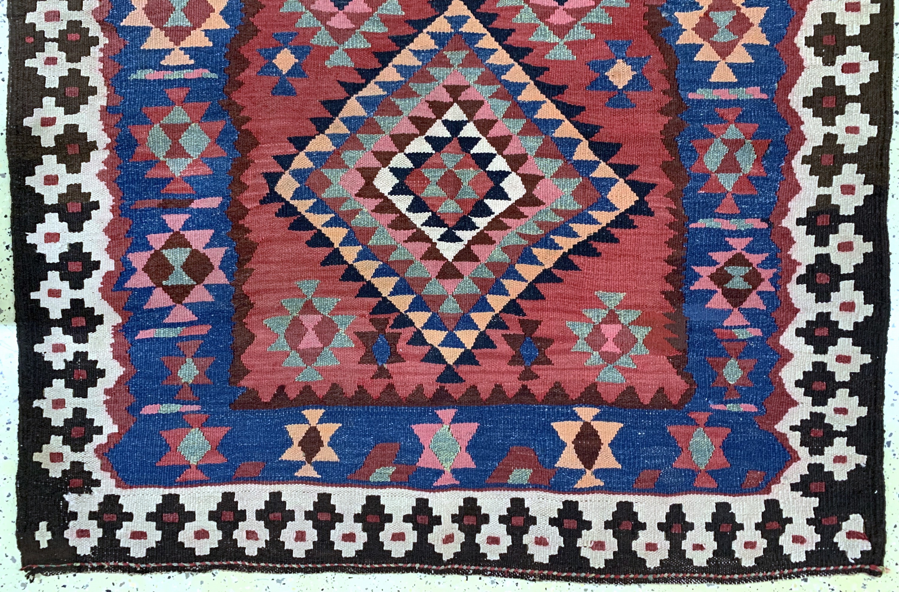 Detail c: Bachtiar Kelim, Persien, Mitte 20.Jhd, Wolle auf Wolle, ca. 295 x 144 cm, EHZ: 2