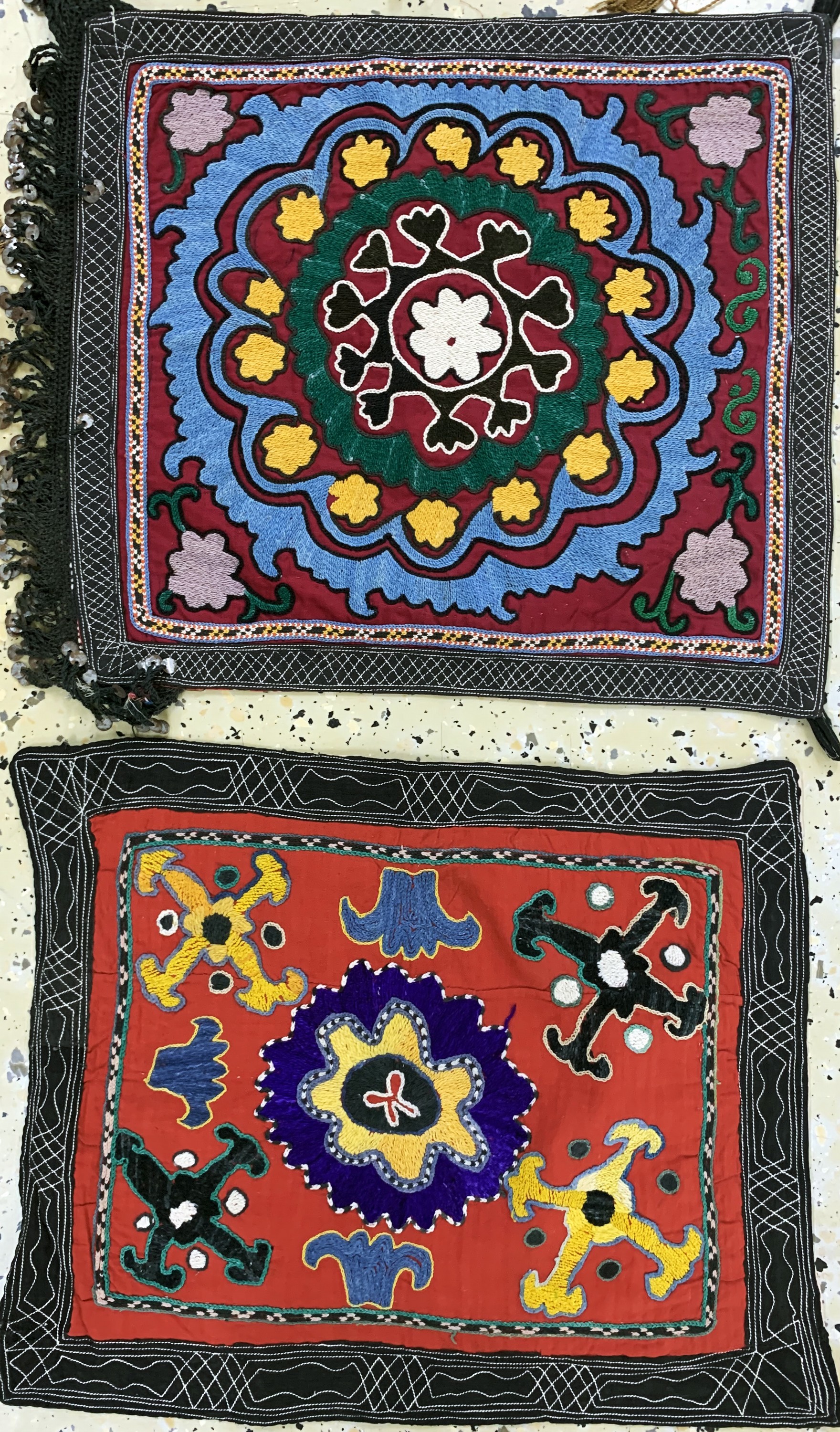 Detail a: Konvolut 8 Stickereien, Uzbekistan, Anfang 20.Jhd, Seide-Baumwollstickerei, ca. 80x 44 cm, EHZ: 2-3