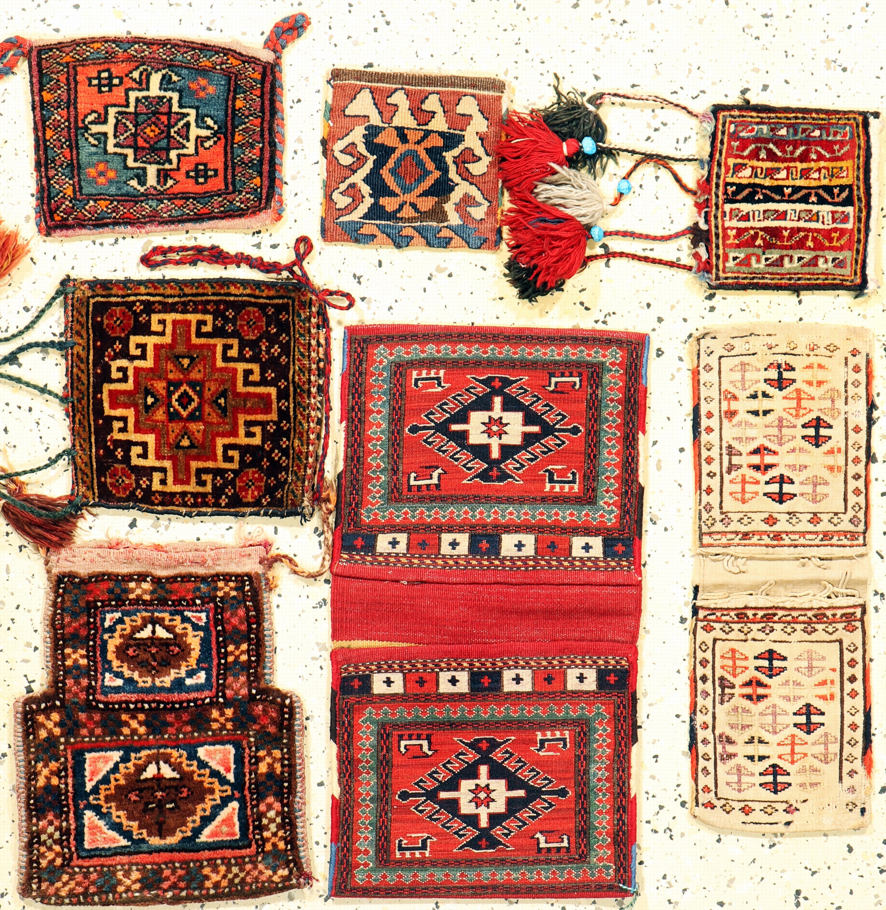 Konvolut 7 Taschen, Persien, Anfang 20.Jhd, Wolle auf Wolle, ca. 57 x 30 cm, EHZ: 2-3
