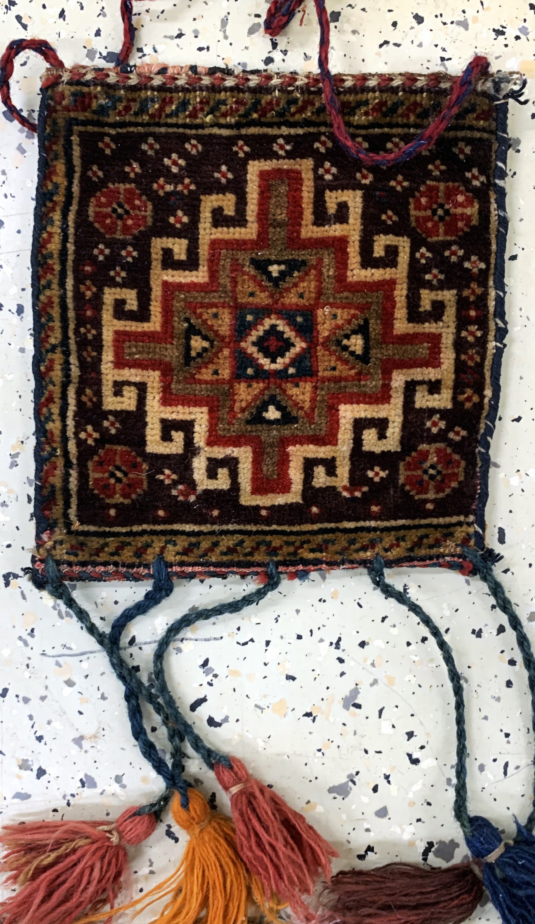 Detail d: Konvolut 7 Taschen, Persien, Anfang 20.Jhd, Wolle auf Wolle, ca. 57 x 30 cm, EHZ: 2-3