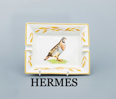 Image 26915981 - HERMES Aschenbecher, Porzellan mit polychromen Dekor, Darstellung eines Rebhuhns,Fahne ...