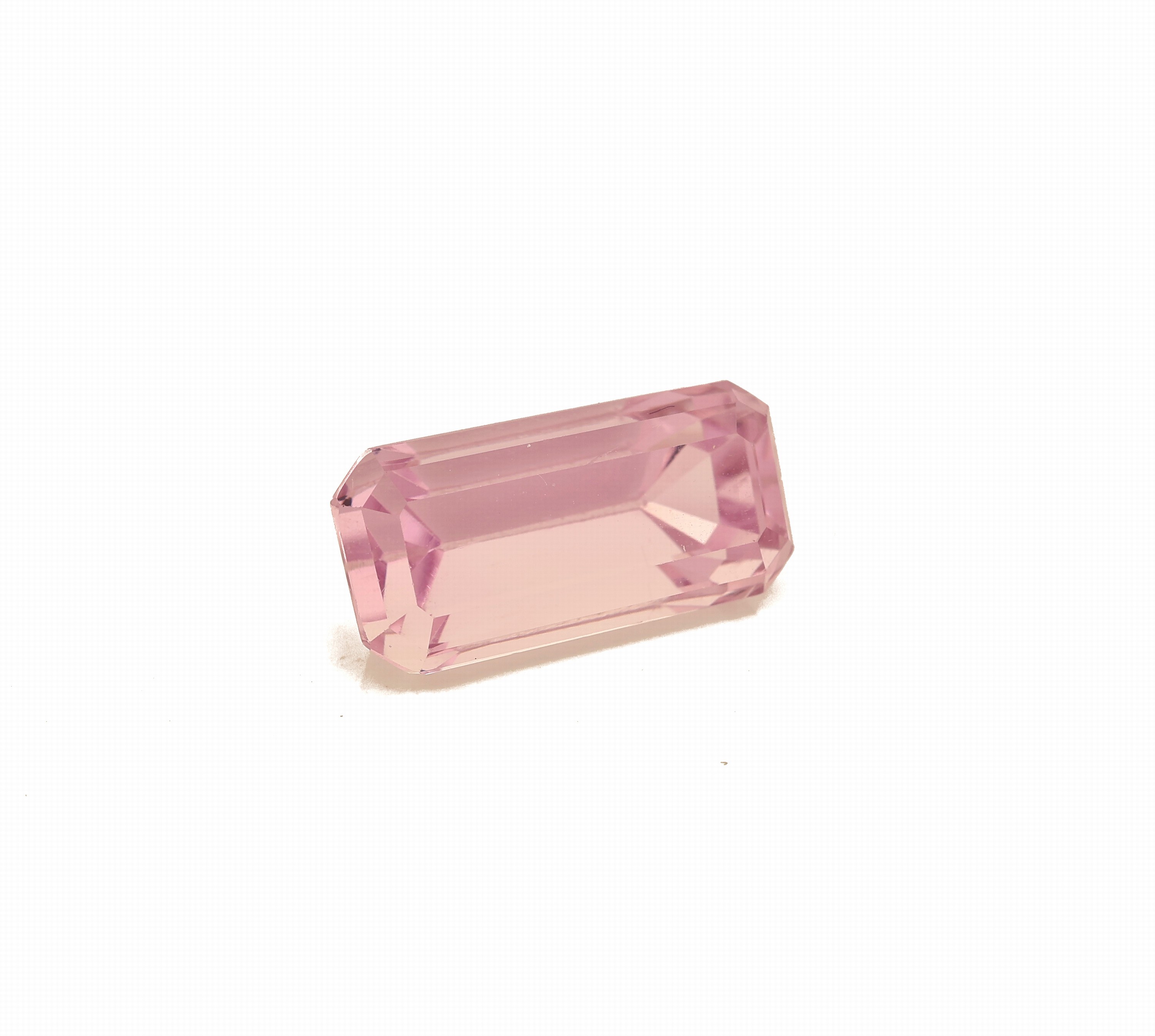 Detail a: Loser Kunzit, ca. 11.18 ct, facett. Rechteck