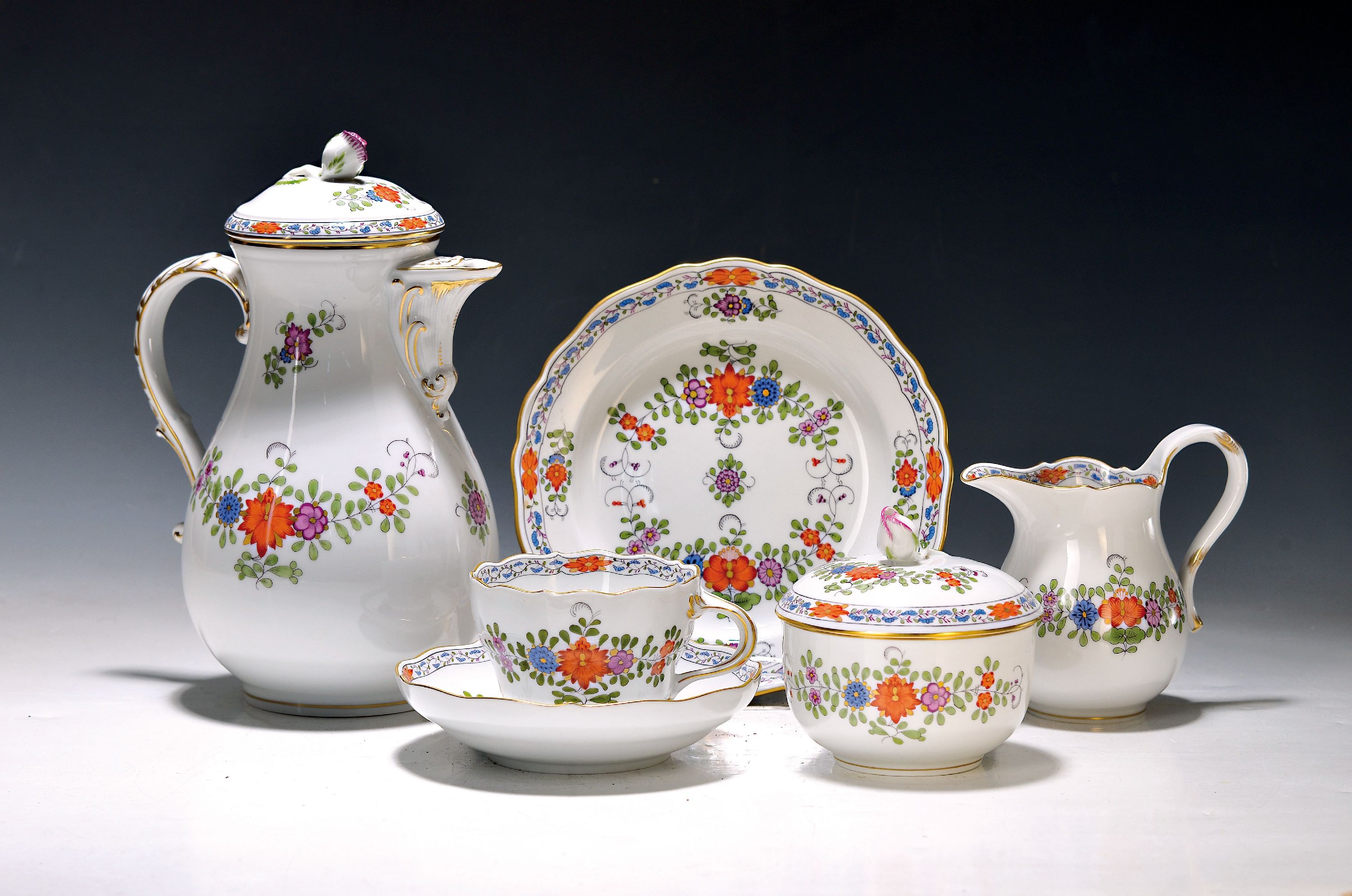 Kaffeeservice, Meissen, 20. Jh., 1. Wahl, reiche indische Malerei goldgetupft, Kanne, Zuckerdose, Milchkännchen, 3 Tassen mit Untertassen, 3 ...