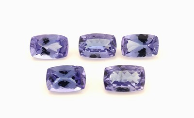 Image Konvolut 5 Tansanite zus. ca. 2.585 ct, Rechteckschliff Schätzpreis: 900, - EUR
