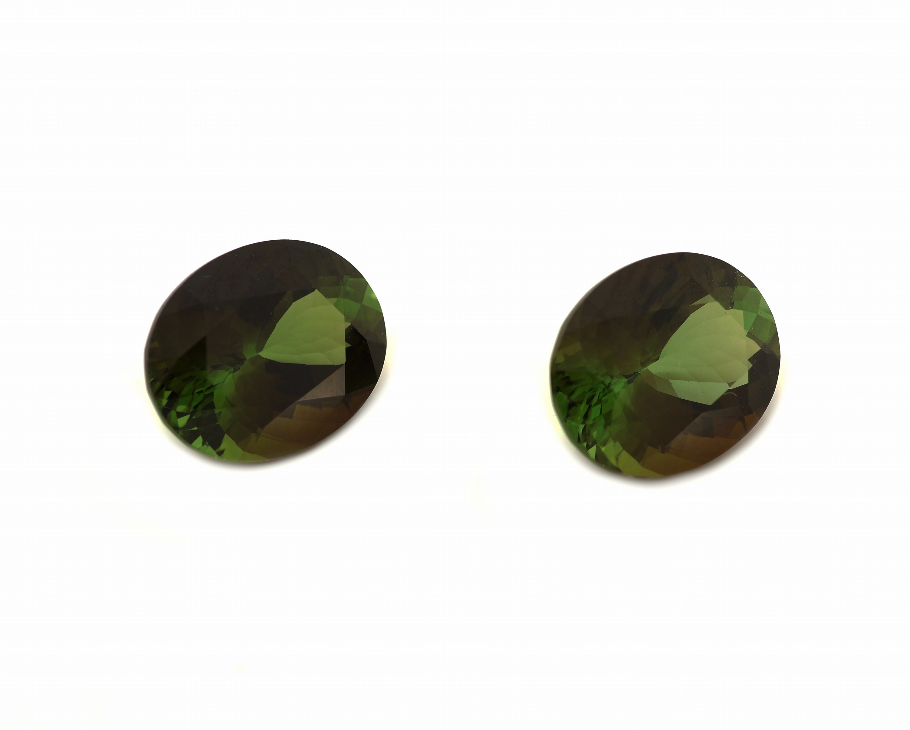 Detail a: Lot 2 lose facett. Turmaline, zus. 5.25 ct, oval
