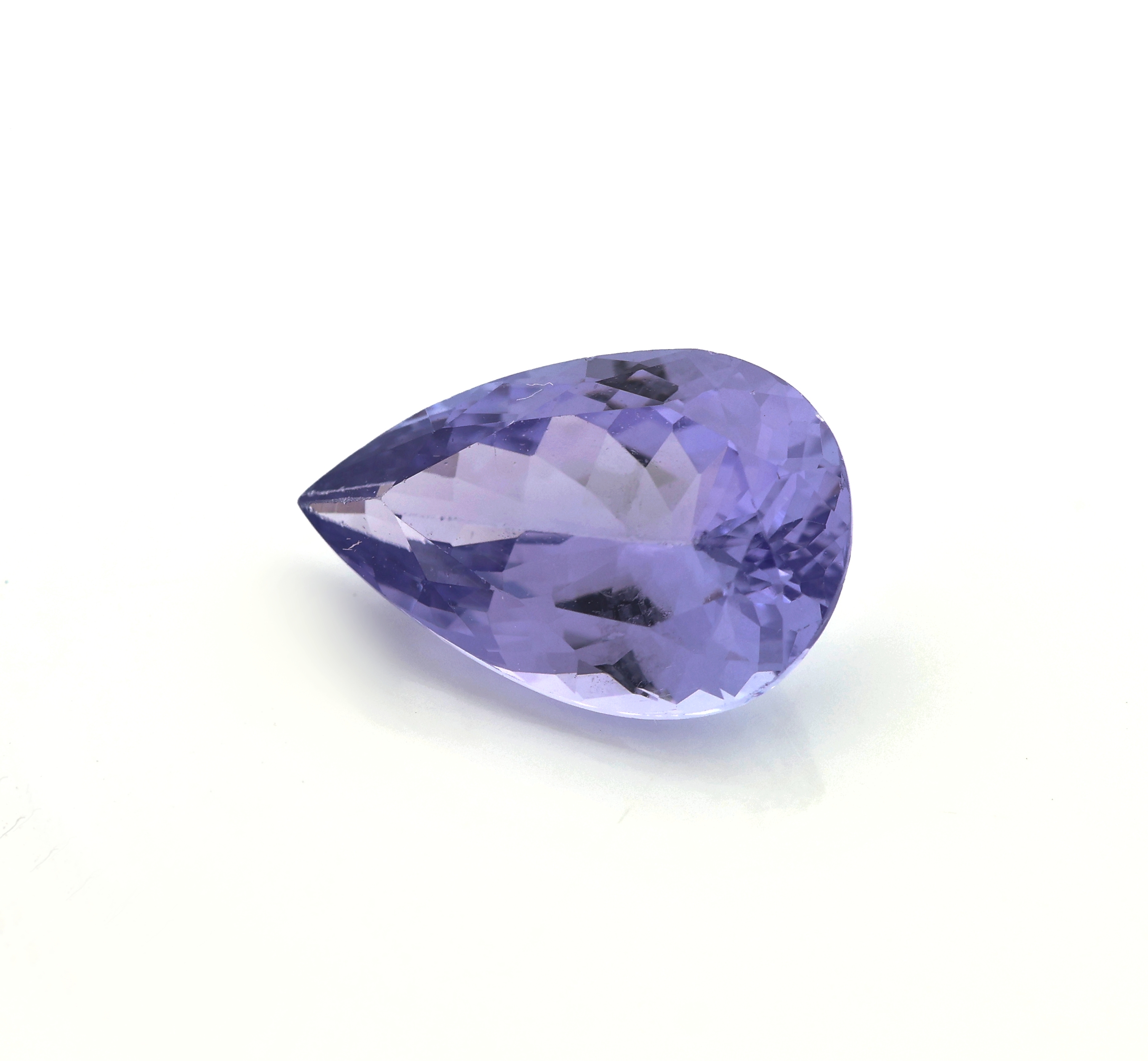 Detail a: Loser Tansanit, ca. 3.87 ct, facett. Tropfen