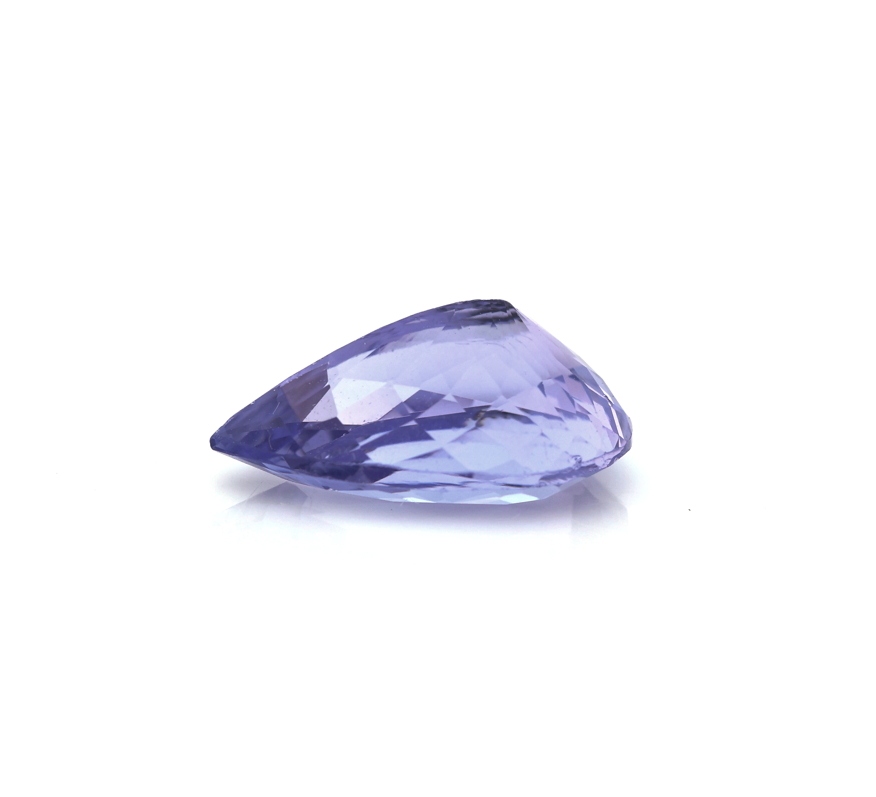 Detail b: Loser Tansanit, ca. 3.87 ct, facett. Tropfen