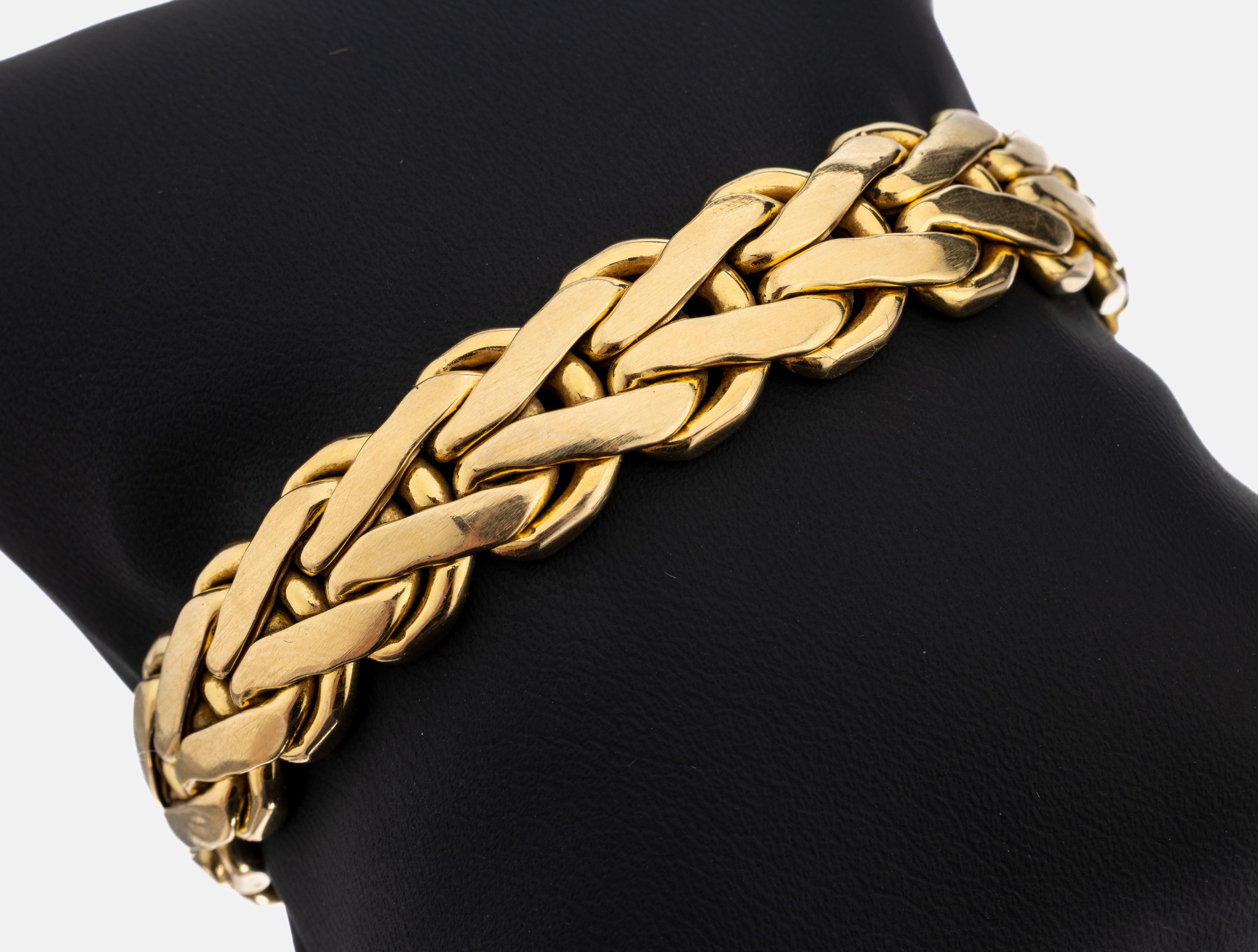 14 kt Gold Armband, GG 585/000, B. ca. 1.3 cm, L. ca. 19 cm, Kastenschloss mit 2 Sicherheitsachten, ca. 23.2 g