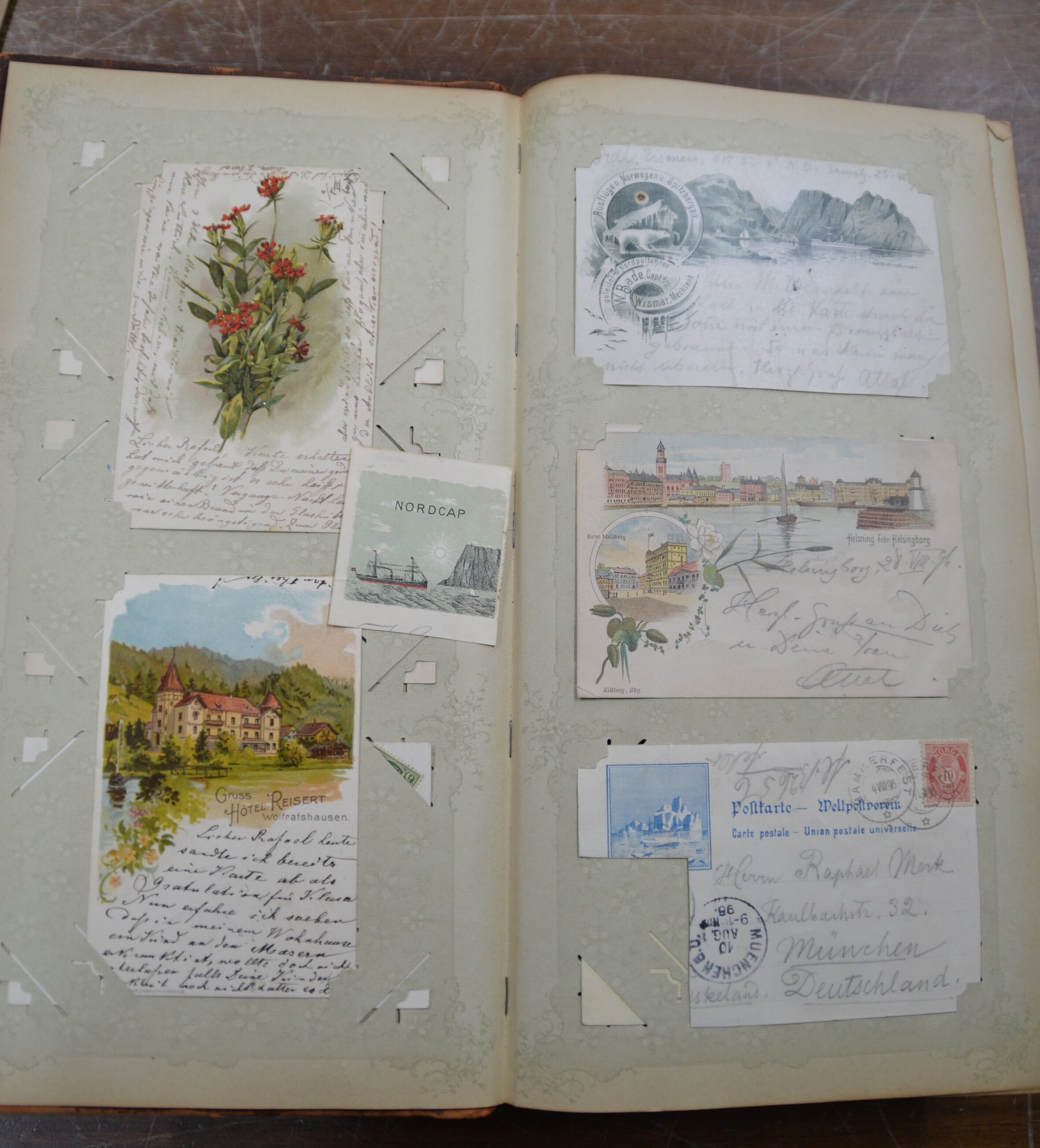 Detail c: Postkartenalbum, deutsch, 1880er bis 1900er-Jahre, ledergebundenes Album um 1900,lädiert, ca. 199 Post- und Ansichtskarten aus Europa mit ...