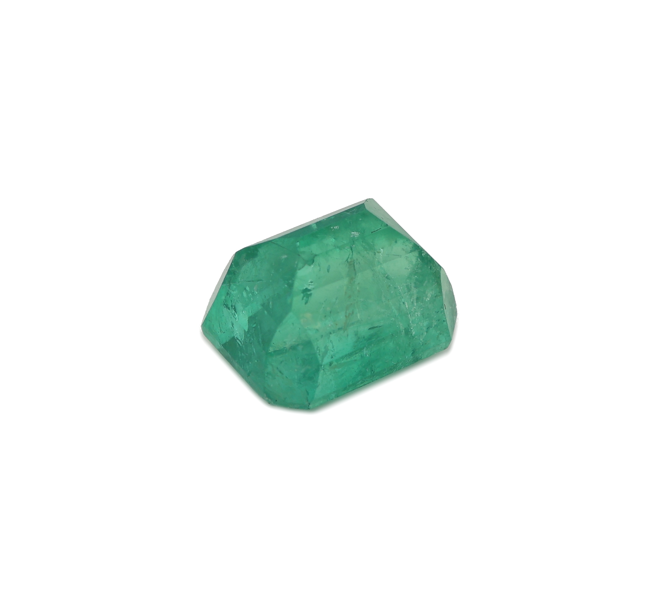 Detail b: Loser facett. Smaragd, 2.74 ct, im Octagon Schliff, 8.40 x 6.59 x 5.98 mm, Anzeichen von reinheitsbeh., GEC Report anbei