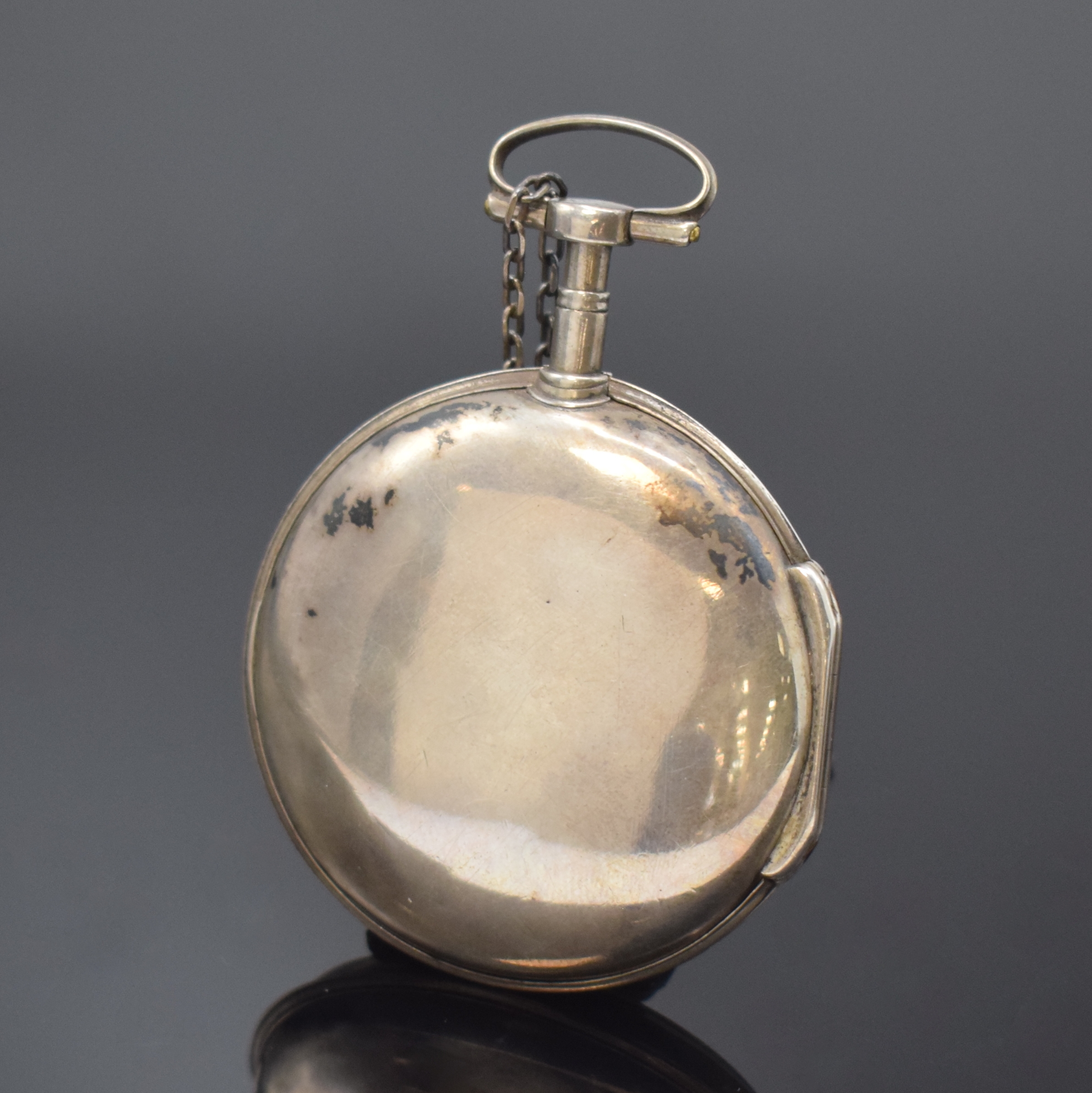 Detail a: ROBERT et COURVOISIER Spindeltaschenuhr mit Emailmalerei in Silber, Schweiz um 1820, glattes Geh. m. ausgestelltem Scharnier, fein bemaltes ...
